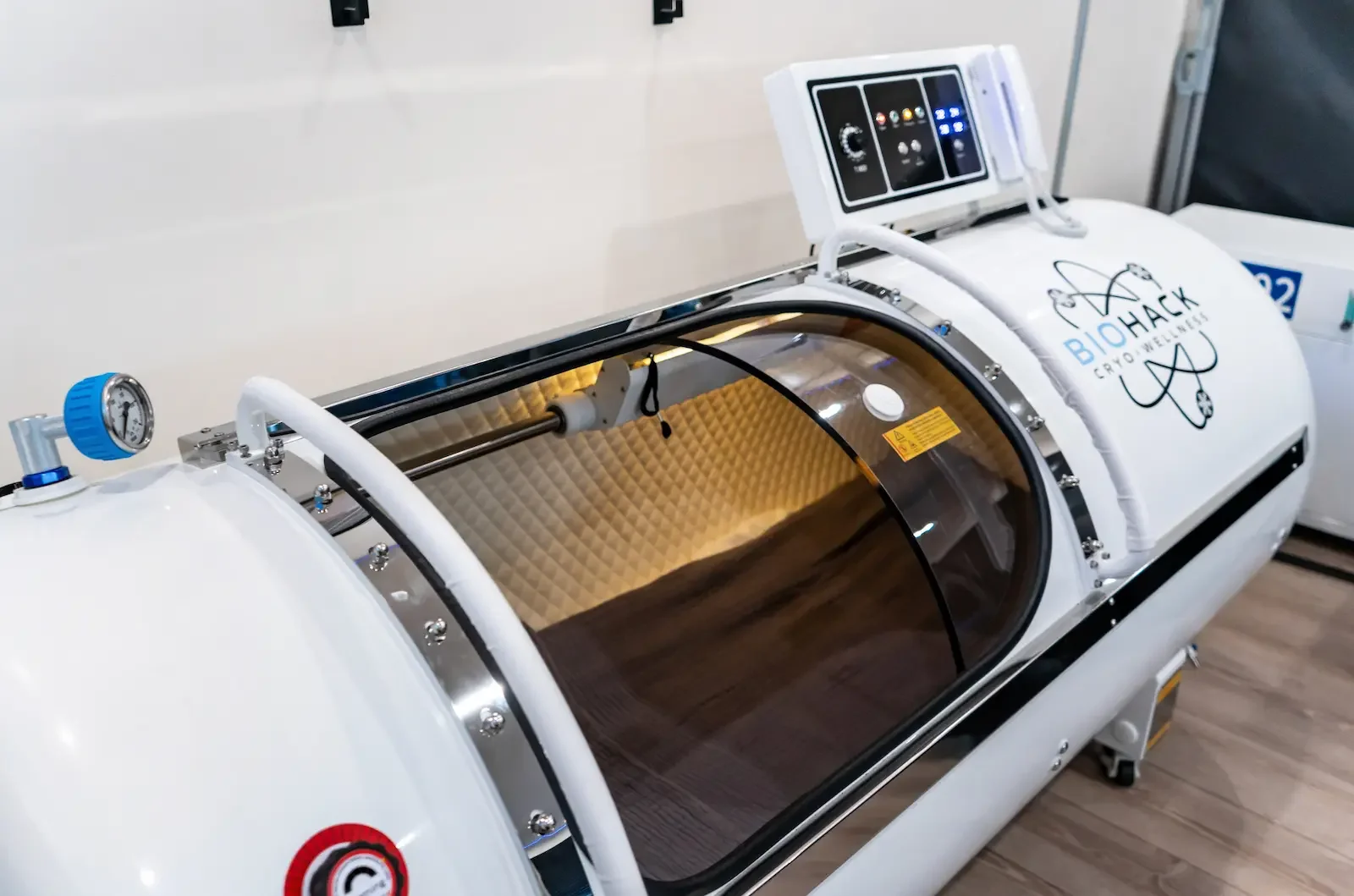Hyperbaric Oxygen Therapy in Woodland Hills: Benefits, Science, and What to Expect