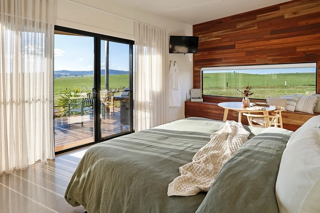 Come and soak in the country views at @boxgrovebathurst and REST in one of our luxury studios. 
Dm for a cheeky discount code 😆