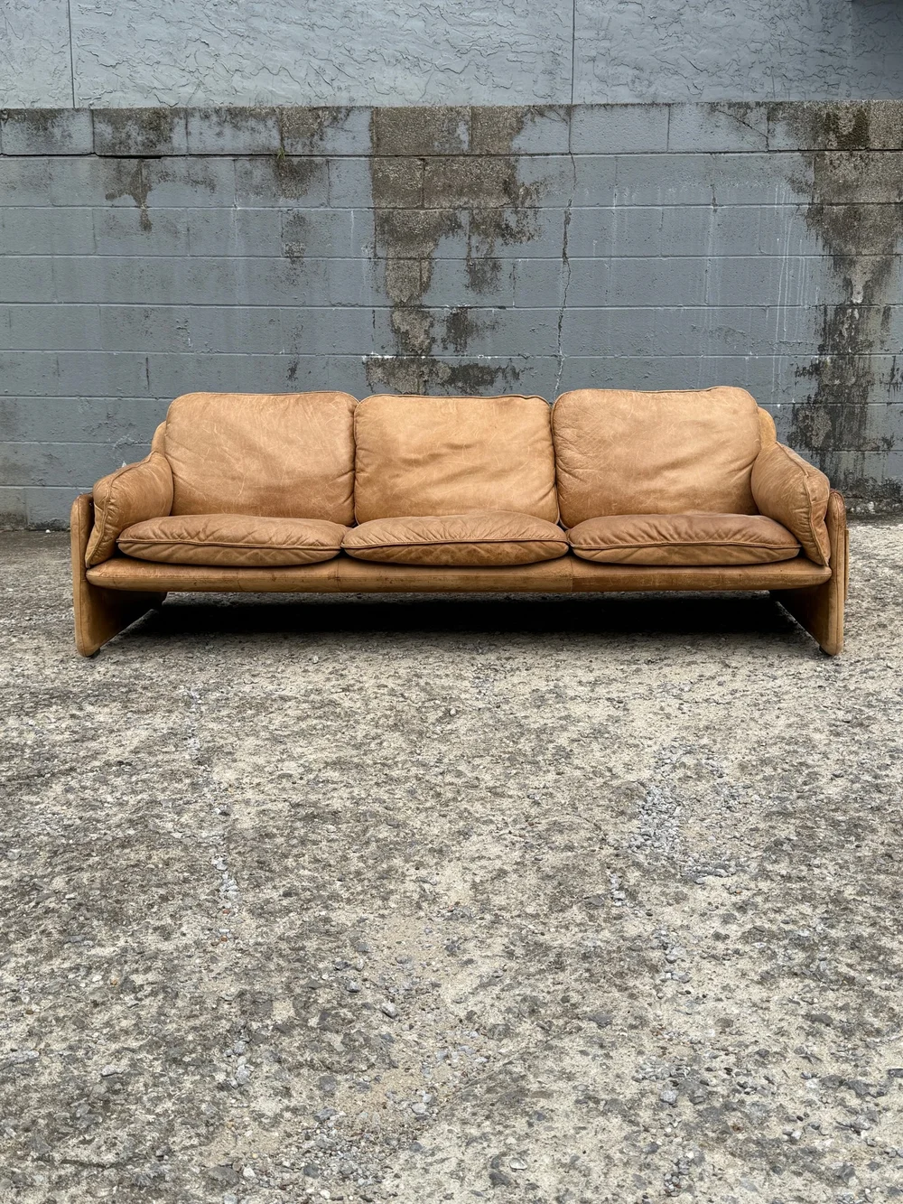 De Sede DS-61 Leather Sofa — Ebb & Iv