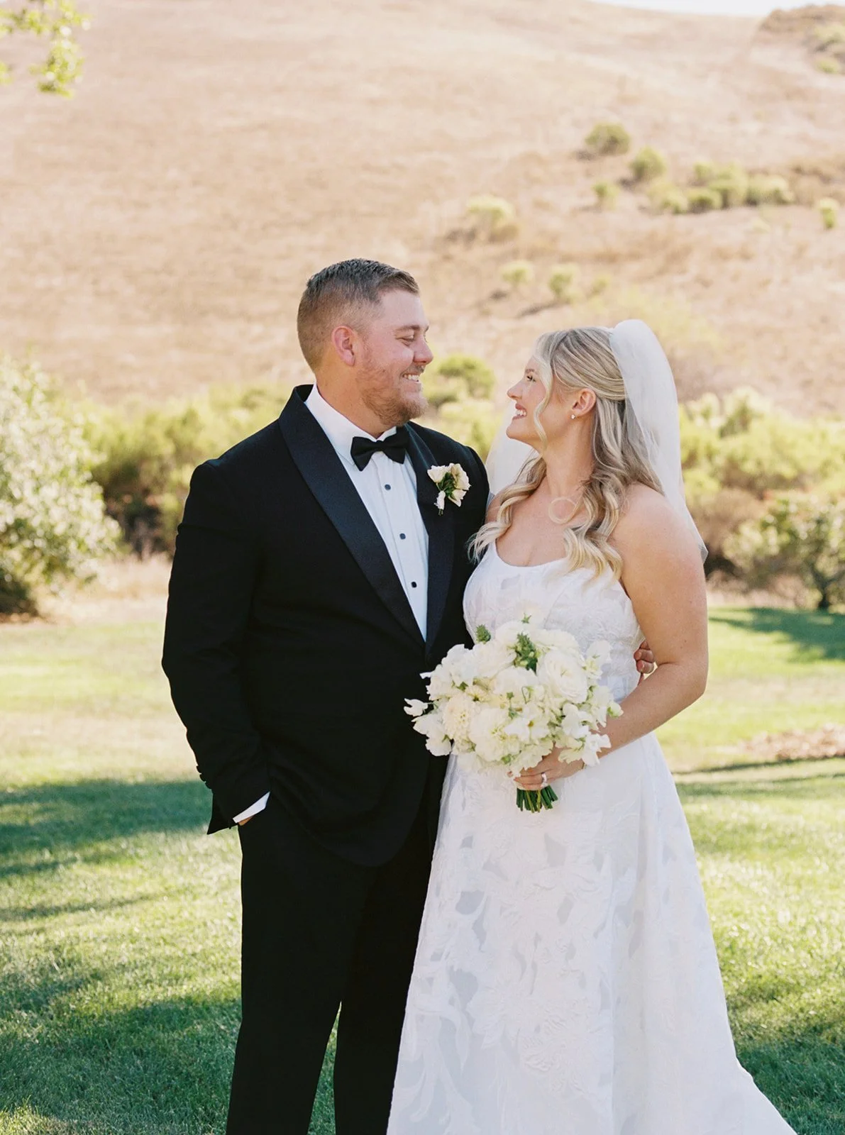 natural and elegant Wedding at Higuera Ranch in San Luis Obispo, California