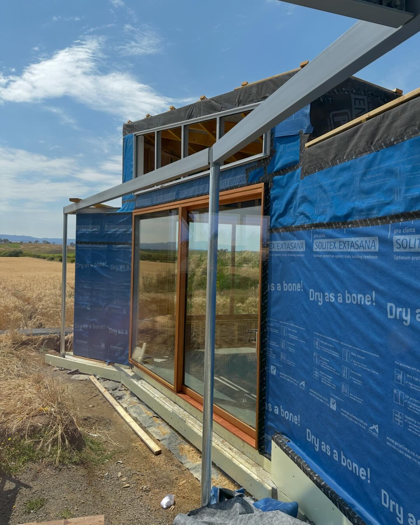 Field House - 3m tall double glazed, &lsquo;lift and slide&rsquo; door by @binq_windows - we are all very impressed with their quality and install experience. As you turn the handle the door lifts up from its seal, and slides across. It&rsquo;s not t
