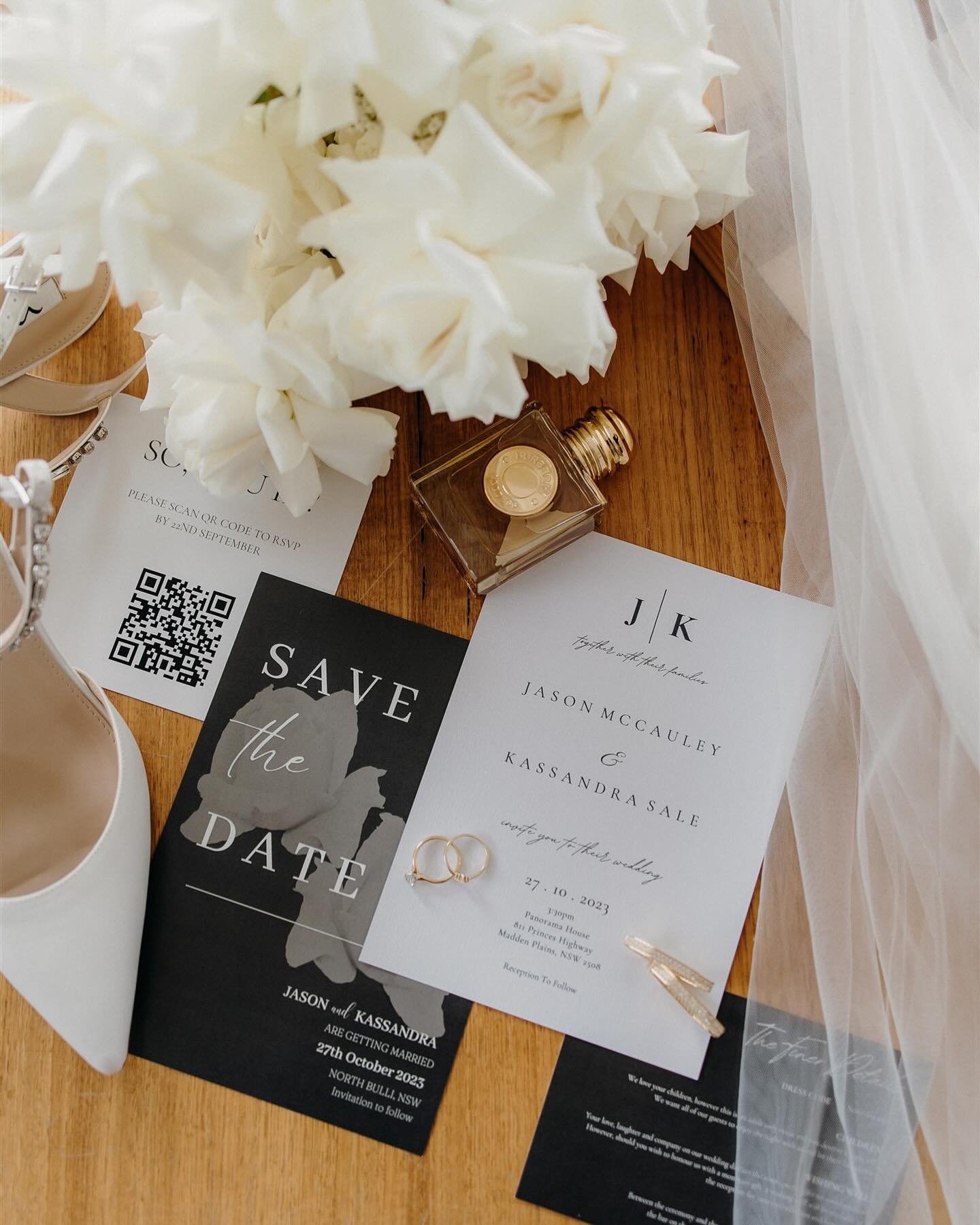 Couple of details from K + J.
The little things that we don&rsquo;t forget to capture. All the small bits and pieces of your big day that makes it special. 

#wedding #weddingday #weddingphotography #weddinginspiration #weddingdetails #weddingdetail 