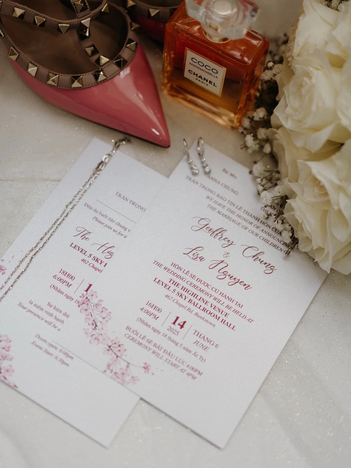 Details // Lisa &amp; Geoff 🤍

Everything was perfect for this amazing couple on their special day. 

More photos to come. Can&rsquo;t wait to share this album with you all.

Vendor Team:
Photographer: @lovepixelsau
Hair &amp; Makeup: @sophialimakeu