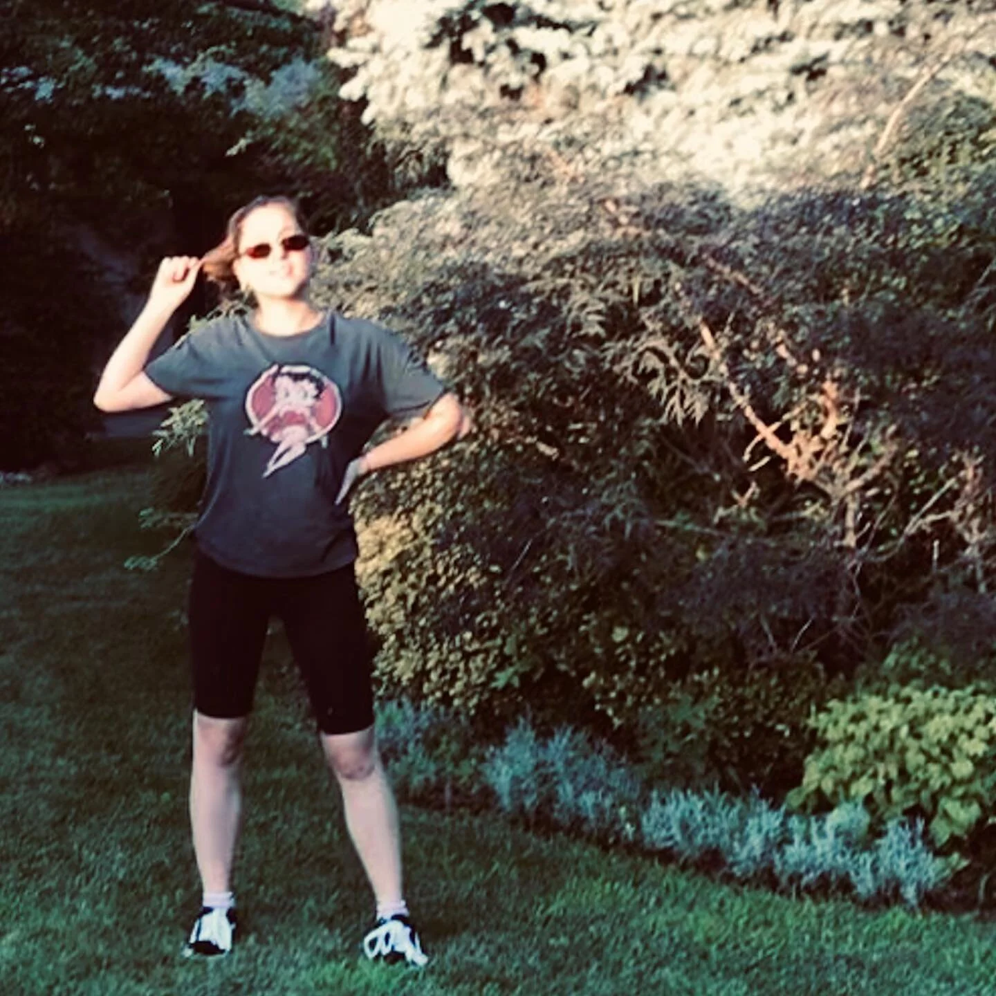 Looking like a mom from the 90&rsquo;s