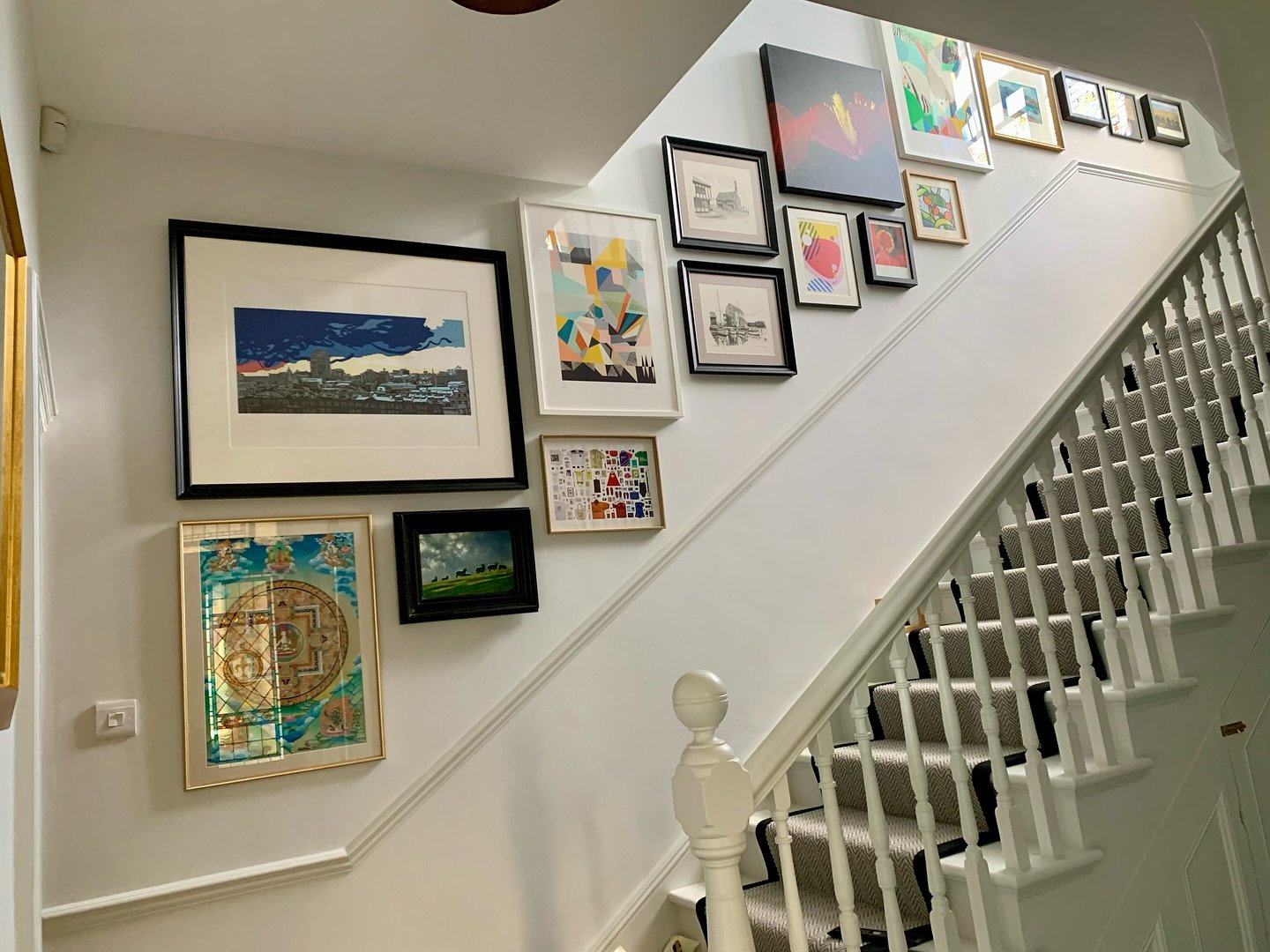 Transform your space with precision and style! 🎨✨
South East Picture Hanging offers expert picture hanging services for homes, galleries, and businesses. From creating stunning picture walls to securing heavy artworks, we&rsquo;ve got you covered!

