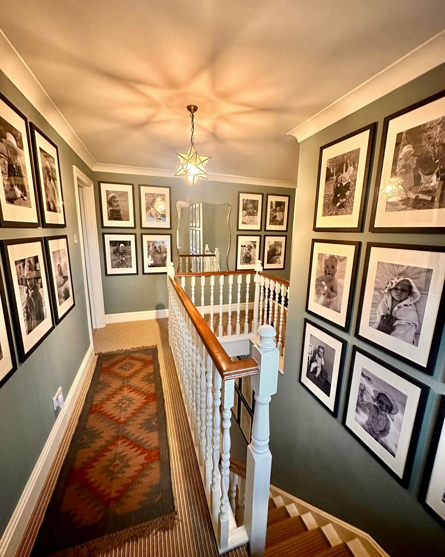 Transform your hallway or stairwell into a heartwarming gallery of cherished memories. Family picture walls add a personal touch, creating a story-filled journey through your home. #FamilyGallery #PicturePerfect #HallwayDecor #StairwellStyle #HomeSwe