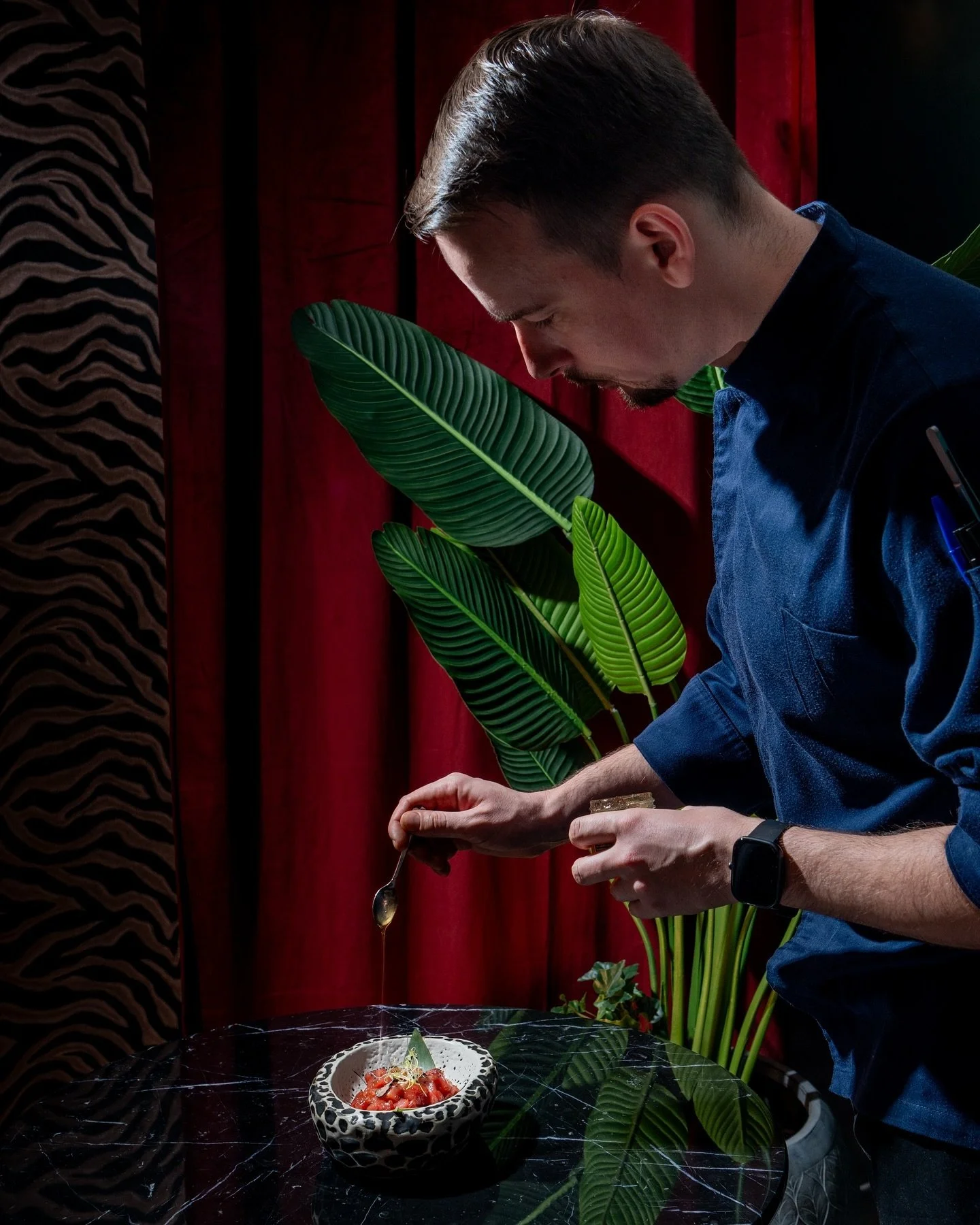 🧑&zwj;🍳 🍷🍲Los platos de @cabreras_restaurante que hablan por s&iacute; mismos 🍽

El cuidado por el dise&ntilde;o y presentaci&oacute;n hacen que cada propuesta destaque.

Cont&aacute;ctanos para marcar la diferencia 👆🍛

📍 Sesi&oacute;n en El 