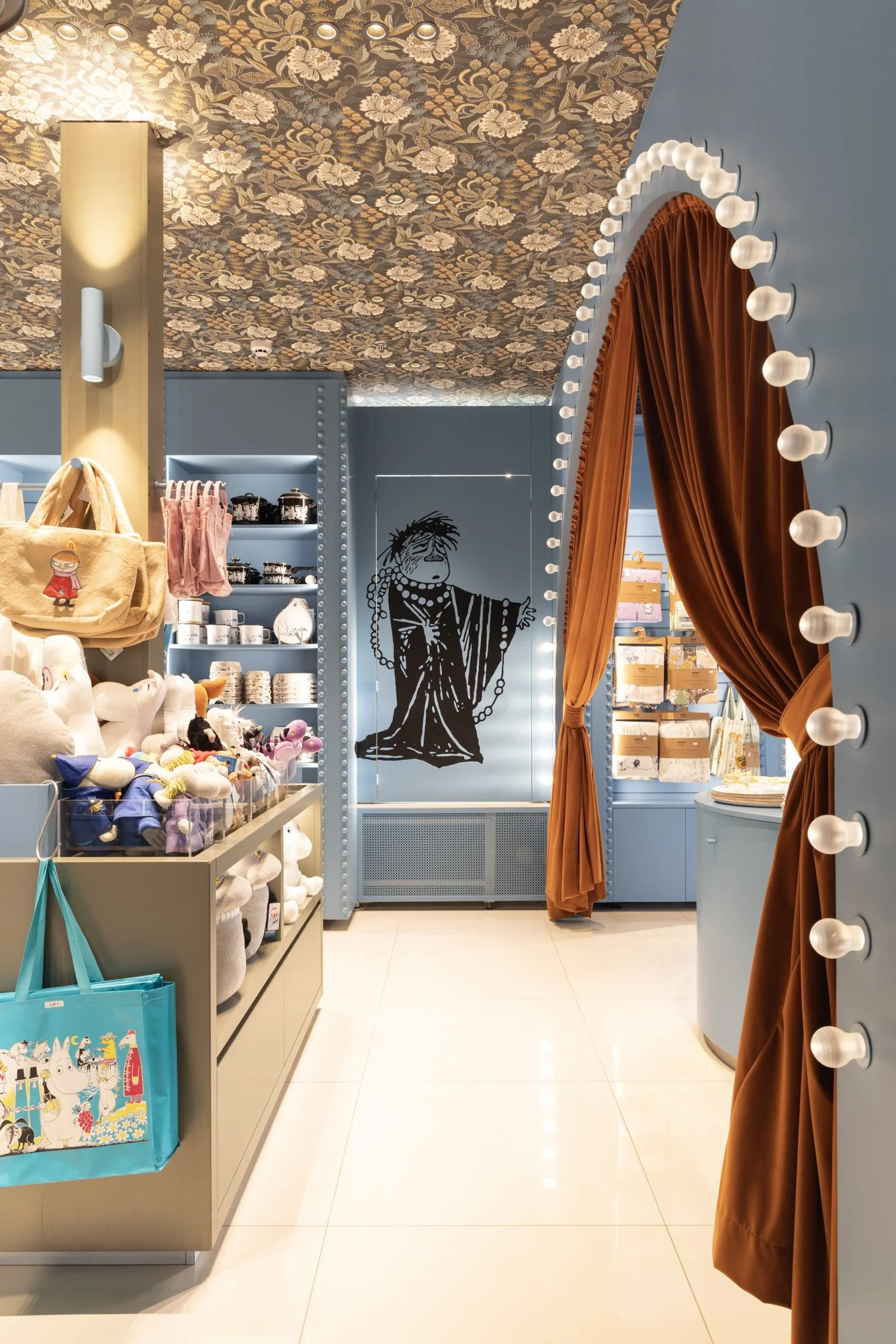 Carola_Rytsölä_Moomin_shop_espa_76_LR.JPG