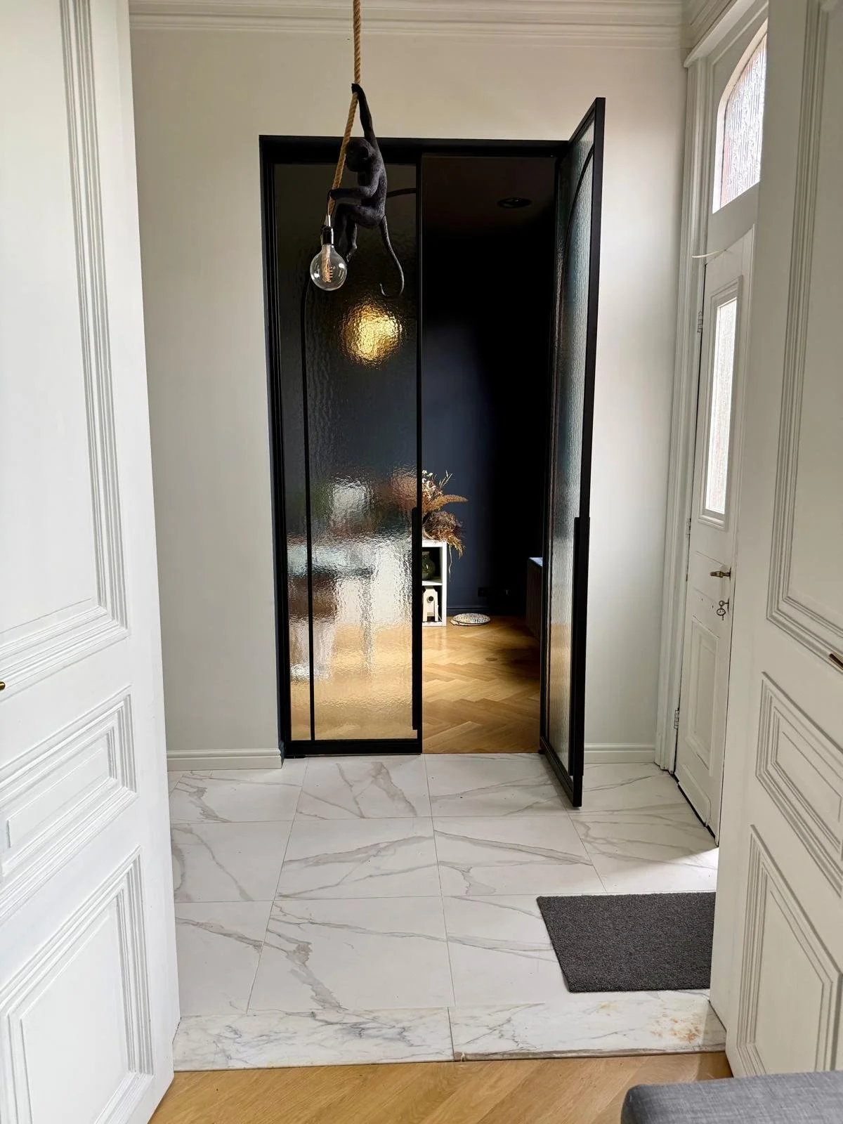 didier zwarte deur 1 deur open.jpg