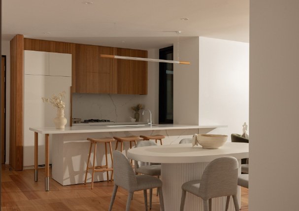 443 Queen St 2 bedroom kitchen.jpg