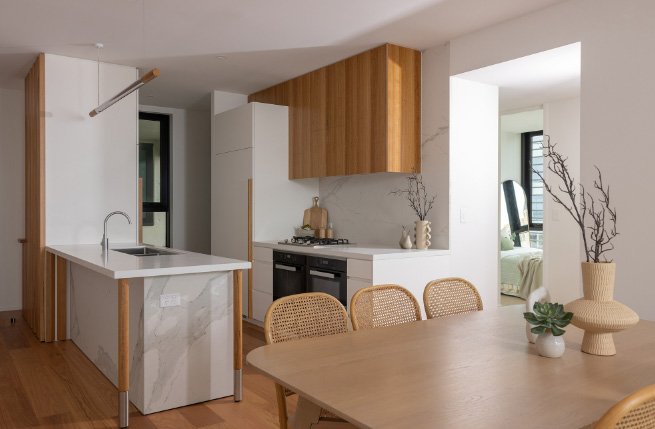443 Queen St 2 bedroom dining.jpg