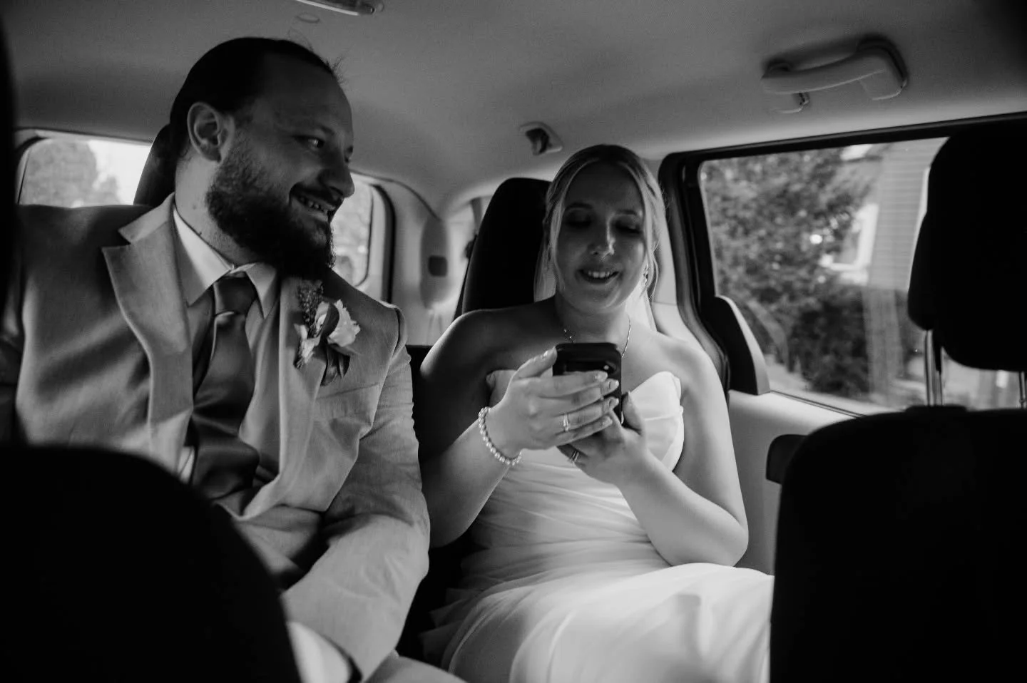 The in-between. 

A car ride from portraits to meeting your friends and family at the restaurant where you're having dinner after your elopement ceremony. 🤵👰&zwj;♂️

#stephaniewestphotography #columbuslove #columbus #germanvillage #frankfetchpark #