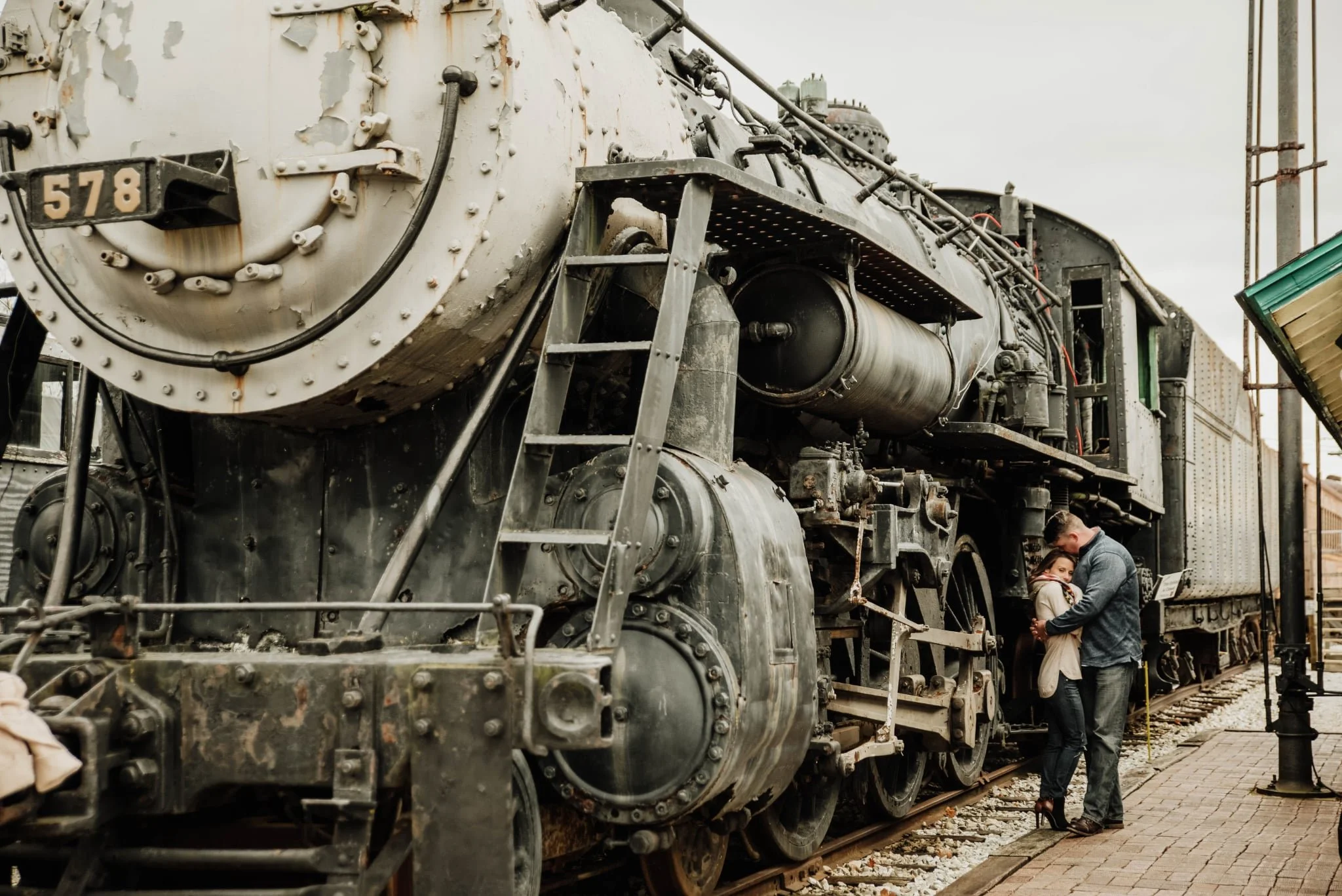 I've said it before and I'll say it again....

Engagement sessions don't need to be uptight and "posey". Your engagement photos should embody who you are as a couple! Bryan loves trains and the @ohiorailwaymuseum was a place special to him 