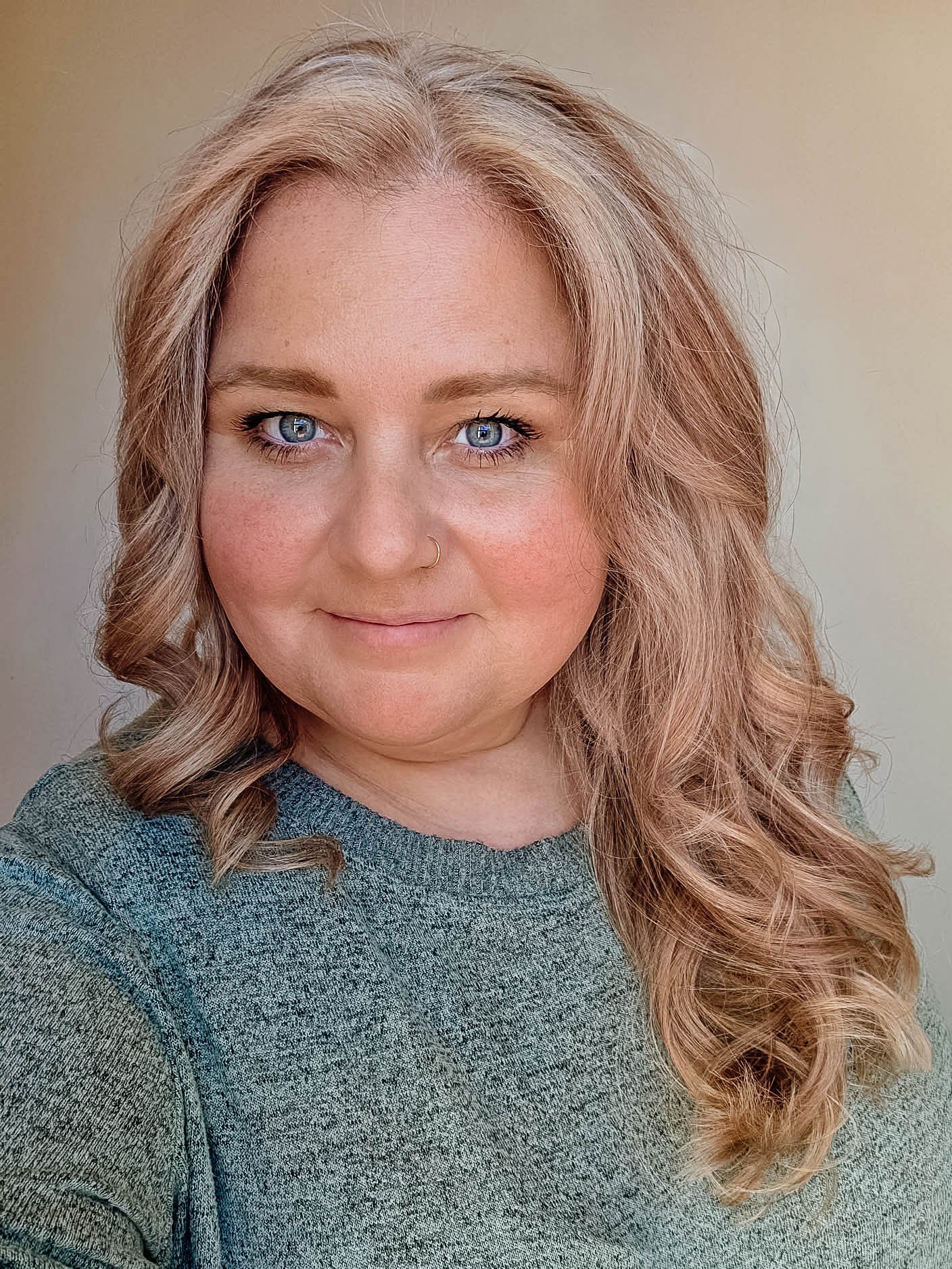 Headshot photo of Stephanie West, central ohio wedding photographer