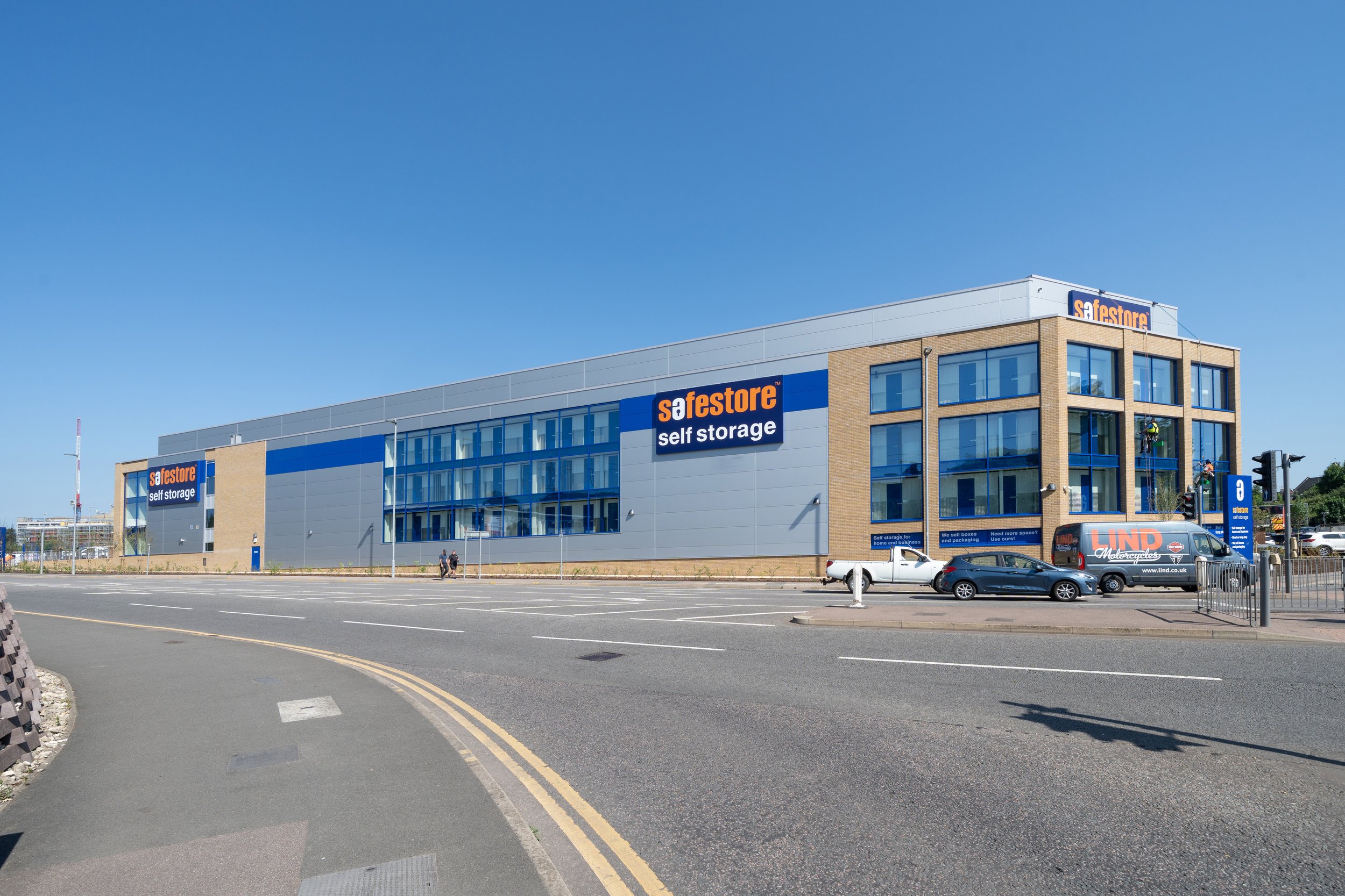 Safestore-Watford-02.jpg