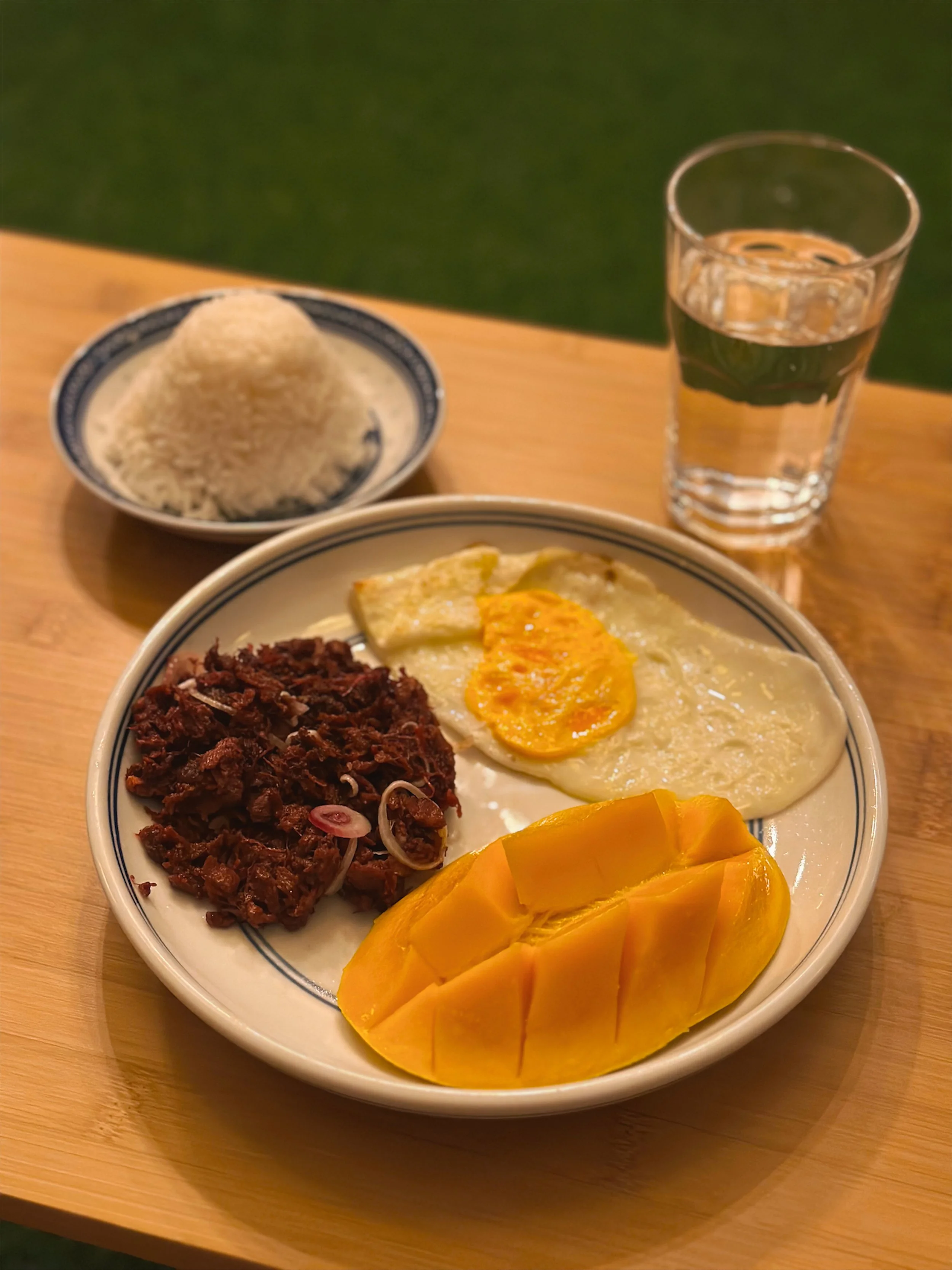 corn beef fried egg rice Corned Beef Silog filopino food