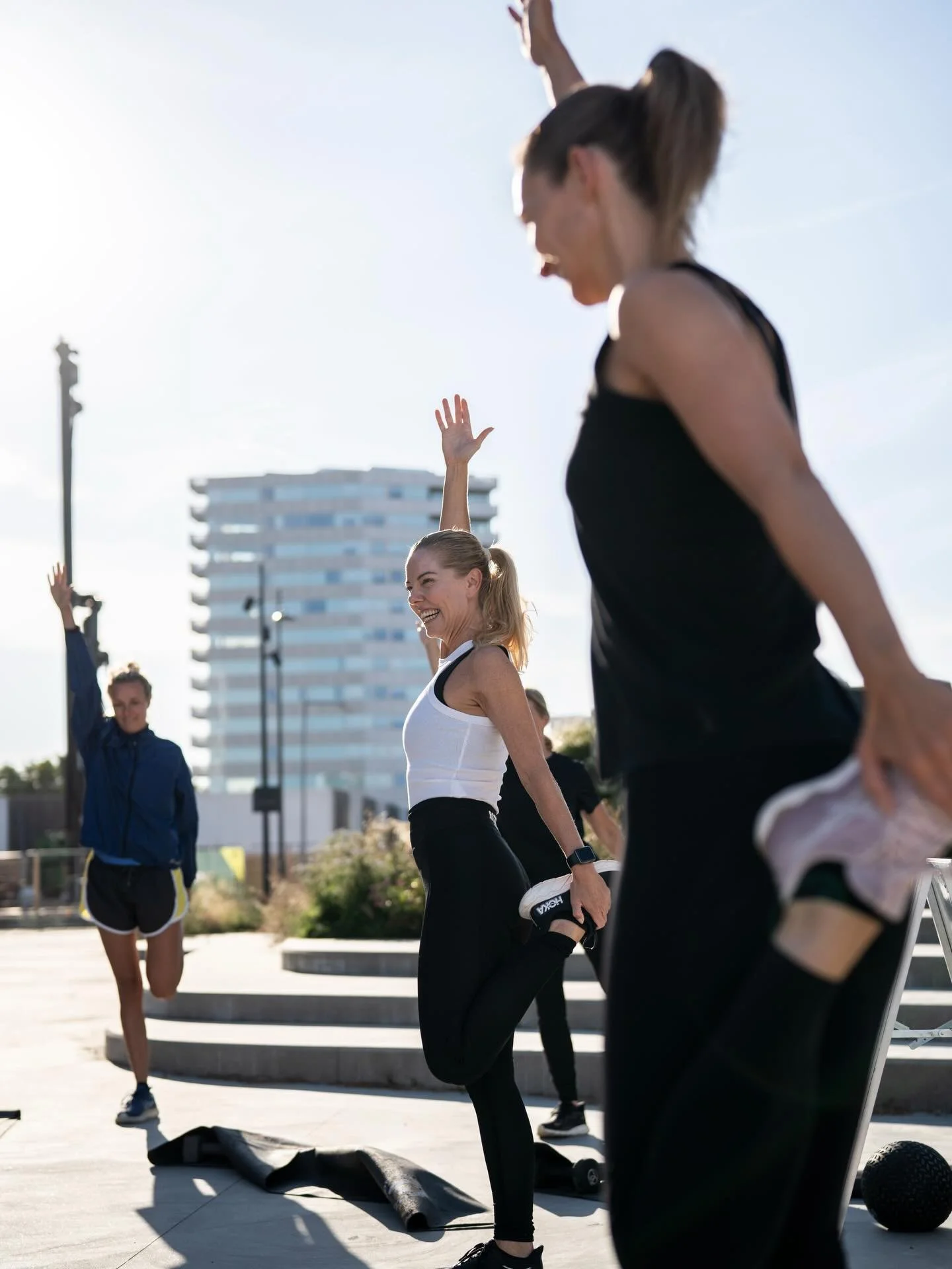 Vi har kastet os ud i en ny (og kort) uge. Urene er sat frem og m&aring;ske have- eller altanm&oslash;bler det samme selvom vejret ikke helt er med os endnu🫣

Men dagene bliver l&aelig;ngere og lyset er p&aring; vej tilbage og det gl&aelig;der vi os
