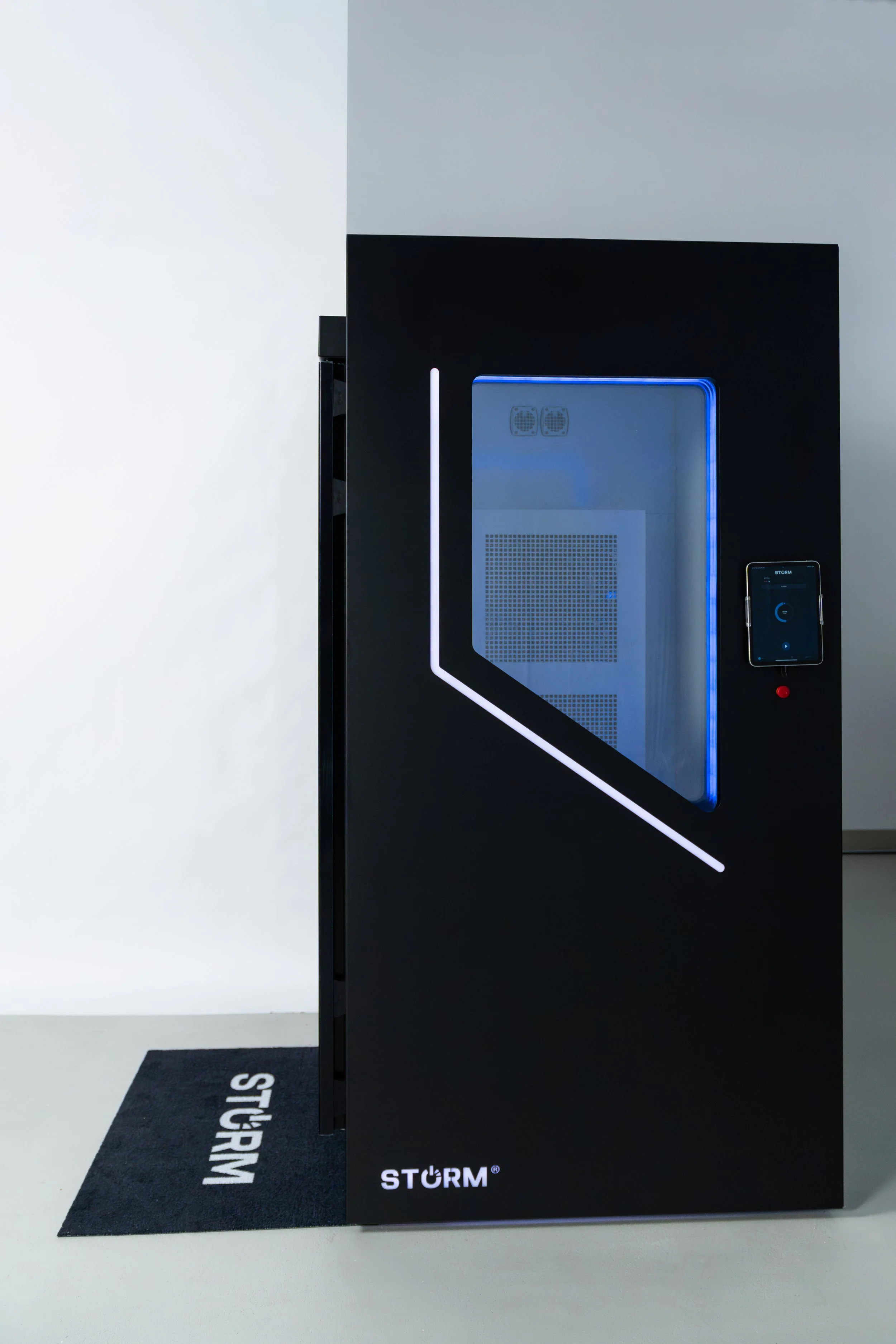 Powercab cryotherapy chamber from kloodos