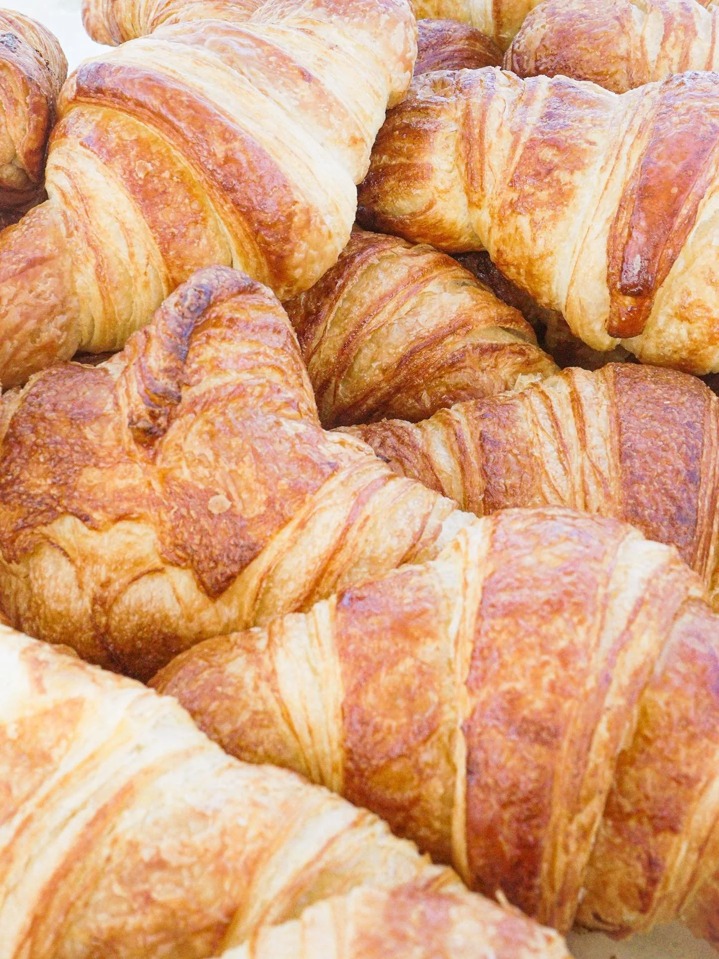Savory butter croissants, fruit danish, country bread, baguettes and more!! ๐ฅ๐ฅ
La Quiche Parisienne Bistro invites you to their tent at the Winrock Farmer’s Market every Wednesday @5pm!! Enjoy a deliciously authentic french pastry as you wo