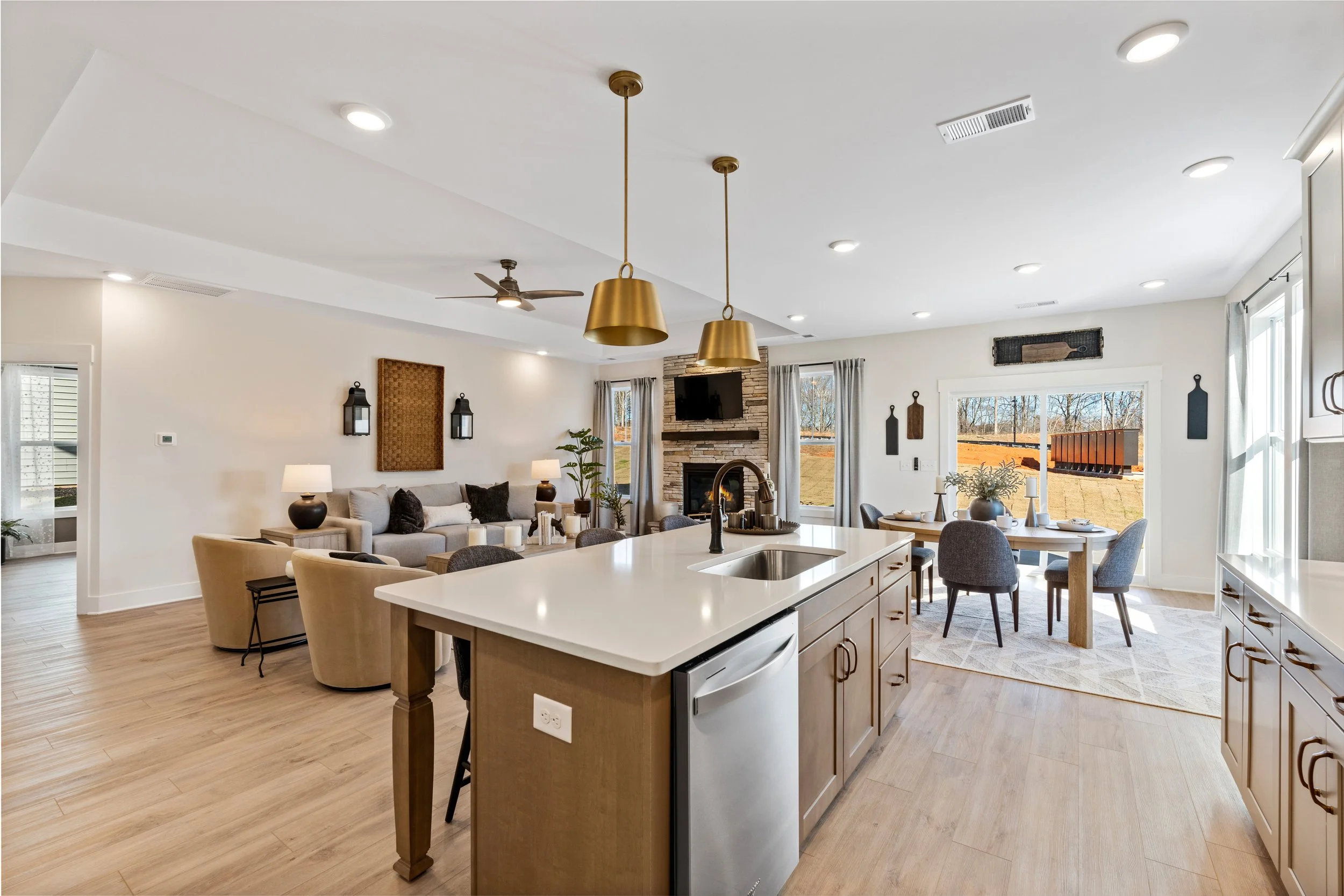 Lot 240 - Model-12.jpg