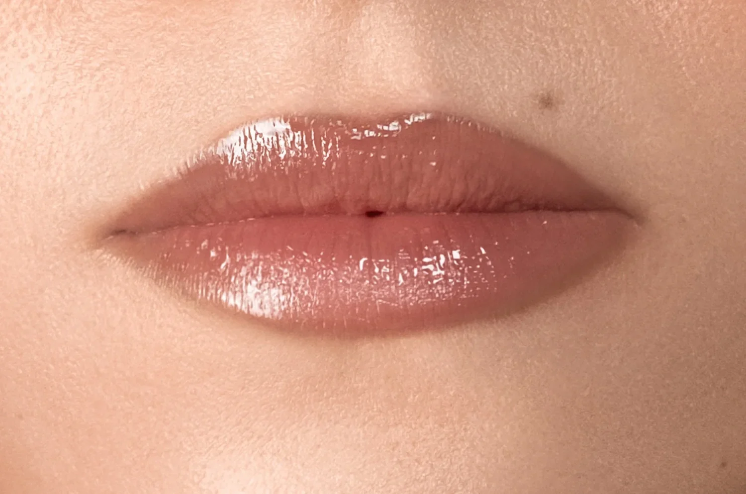 ANFISA_Skin_AN-GLOSS_Lip_Tint_Spice_Cake_Skin_Tone1.webp