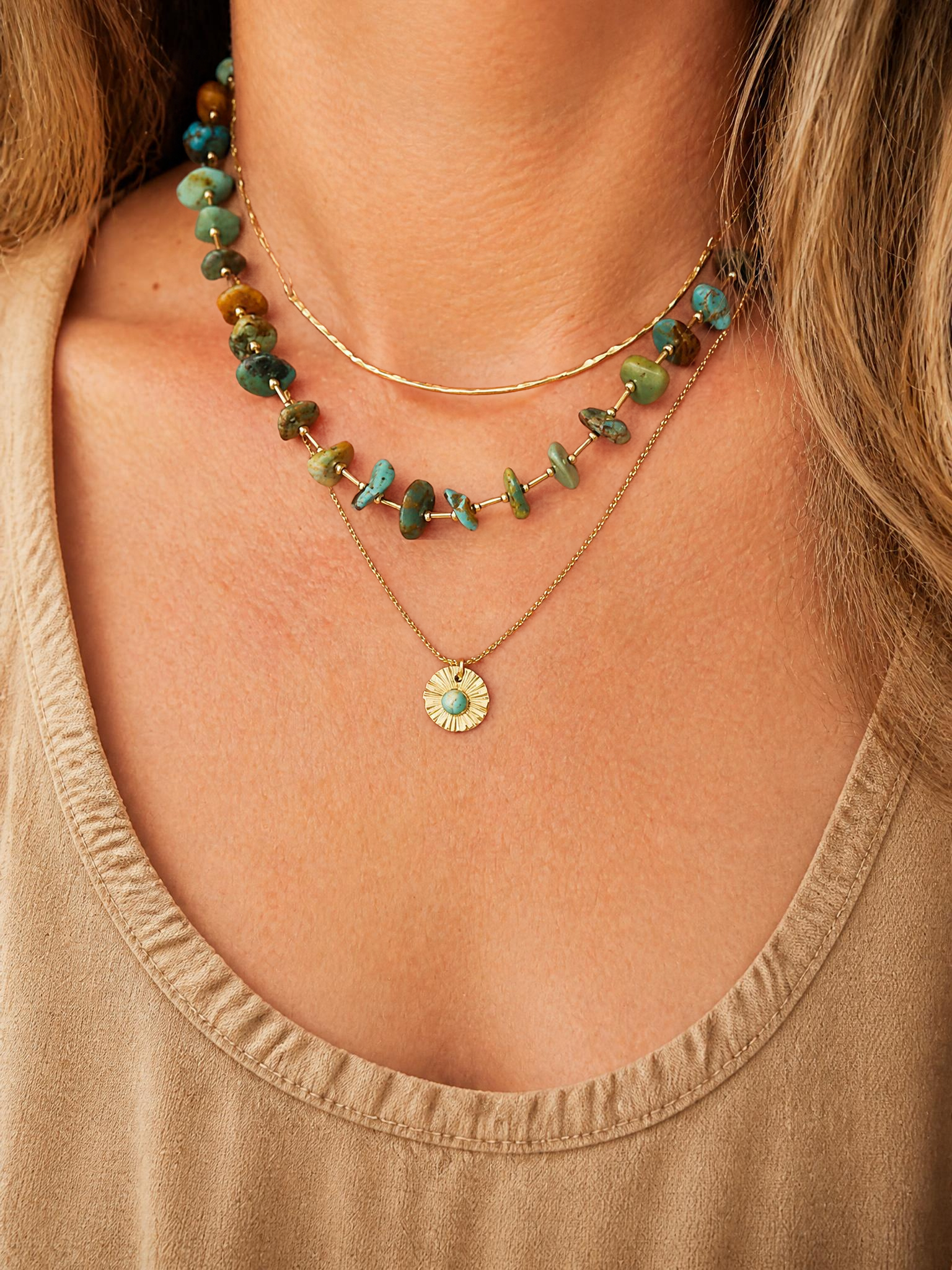 Turquoise golden nugget with hillary.png