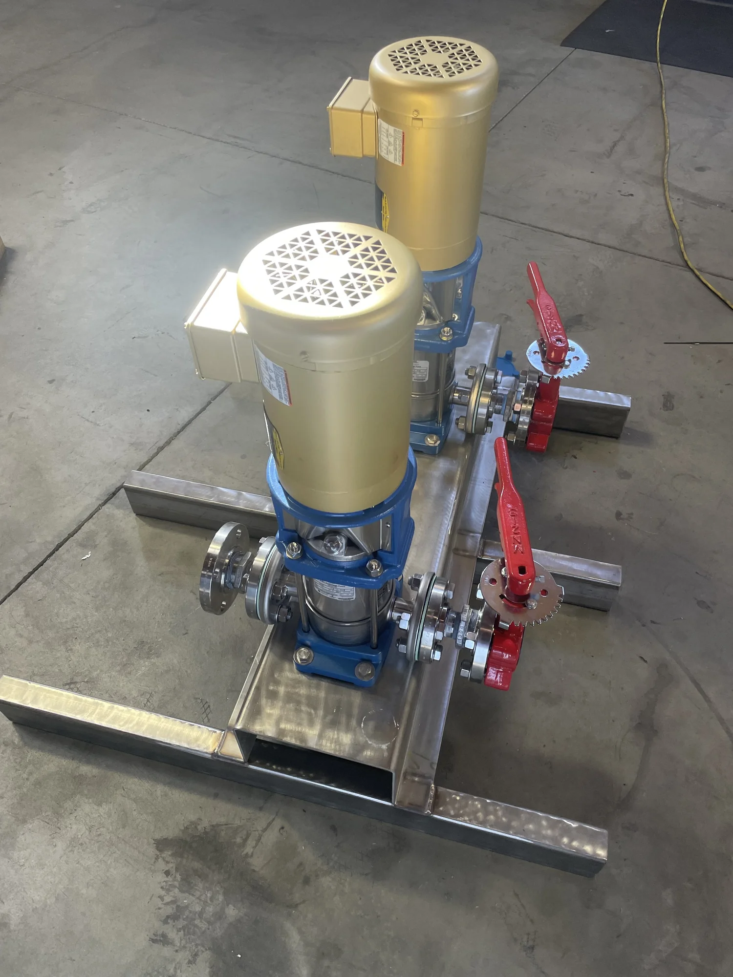 Duplex vertical multistage booster pump package