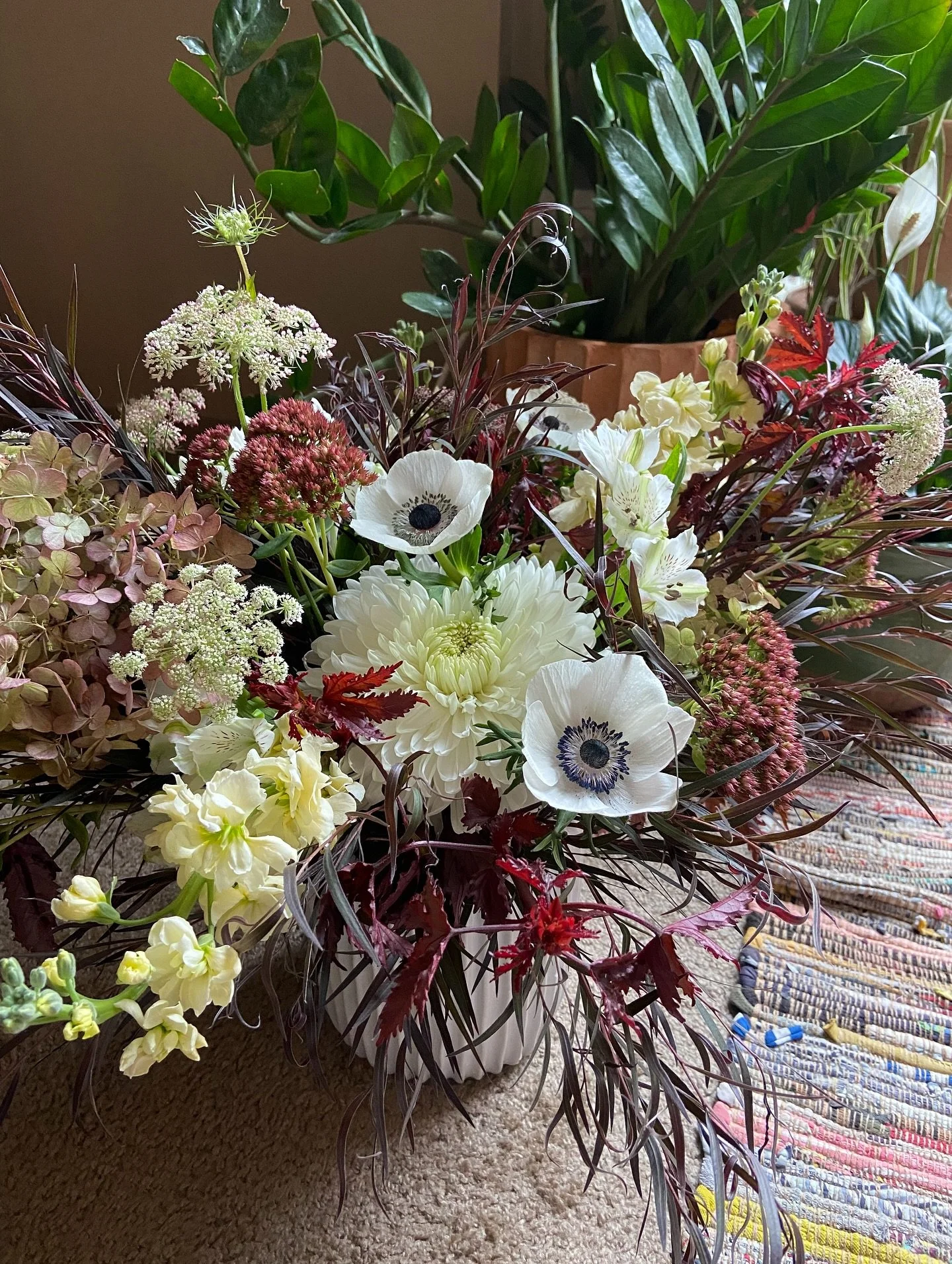 Fall textures &amp; colors 🤍🍁🖤