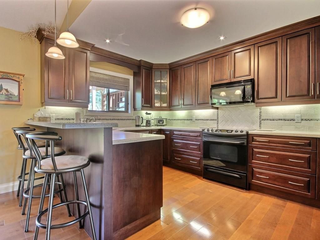 Custom Kitchen Cabinetry