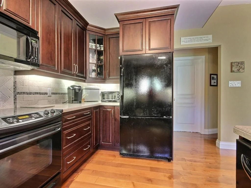 Custom Kitchen Cabinetry