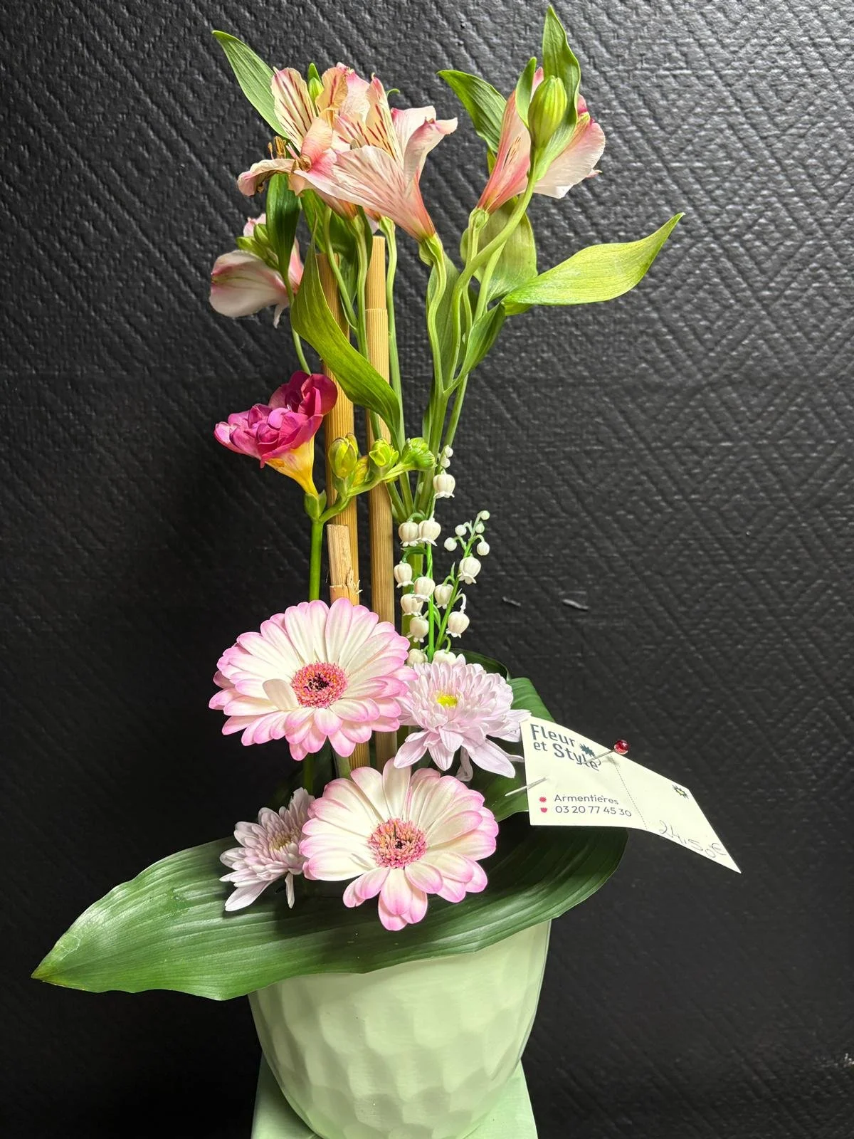 Composition avec cache-pots