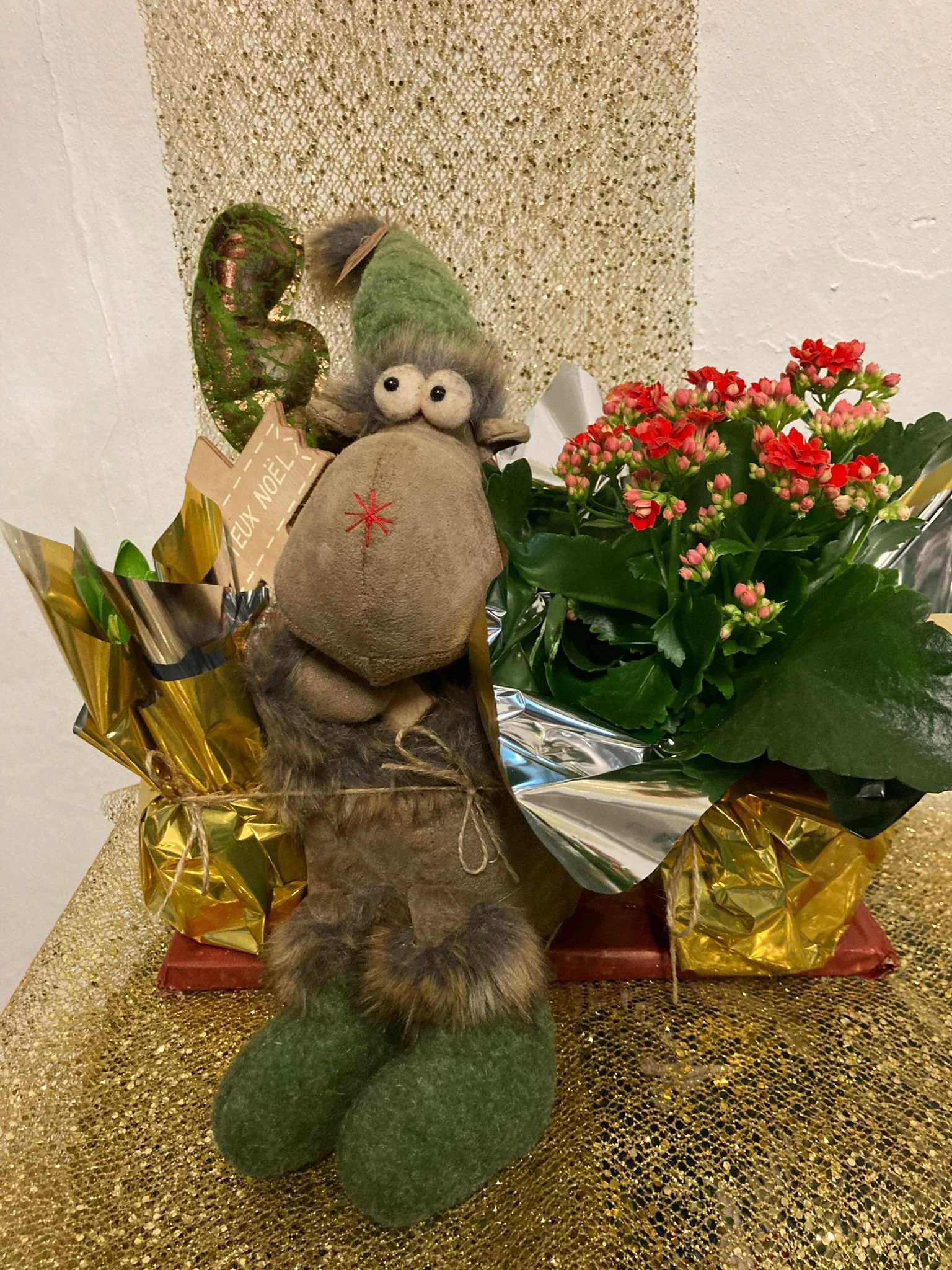 Le cerf accompagné de ses plantes