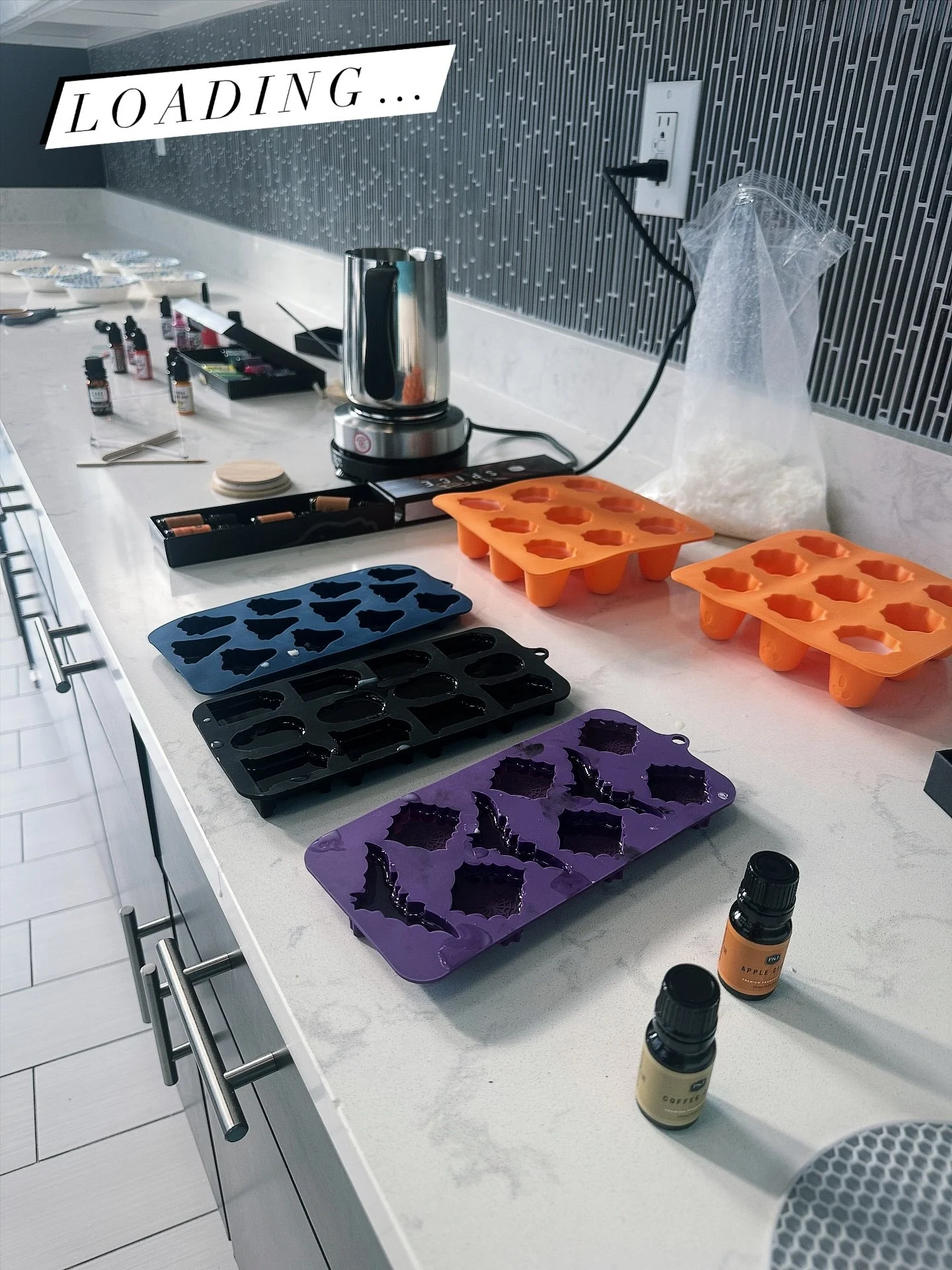 🕯️🎃 Who&rsquo;s ready for a spooktacular night of candle making? Join us tomorrow, 10/16 from 5&ndash;7 PM in the Pulliam Square Parent Caf&eacute; Area for a Spooky Candle Making Event you won&rsquo;t want to miss! 👻🕸️
#SpookyCandleMaking #Resid