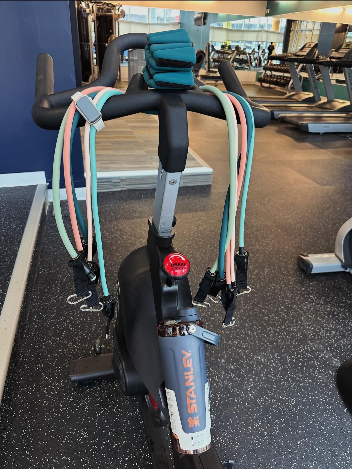 🎉 Win It Wednesday at Pulliam Square! 🎉
✨ This month we&rsquo;re all about New Year, New You energy! ✨ We&rsquo;re giving away an amazing fitness gift bundle to help you crush your goals in 2026 💥
🎁 This month&rsquo;s gifts include:
🥤 A Stanley 