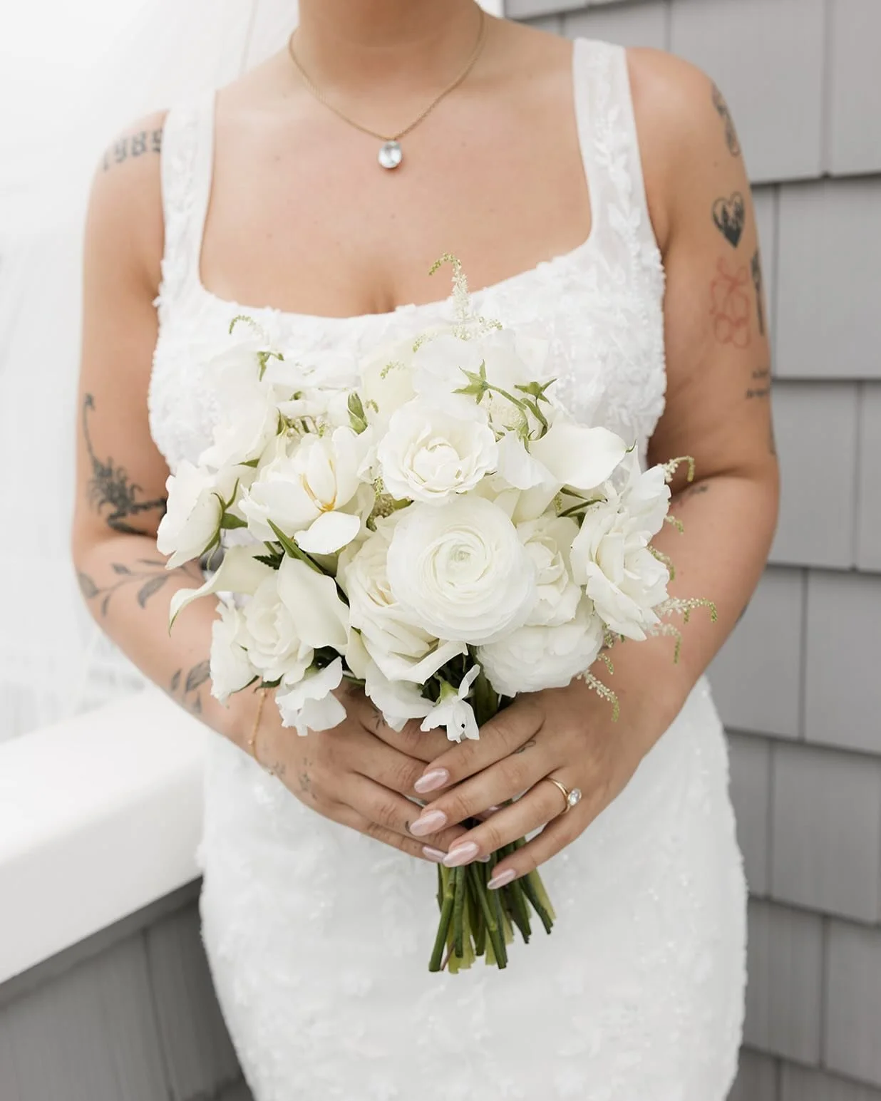 This was such a fun set-up! Love a full tablescape! 
#summerflorals #wildflowerwedding #monobloom