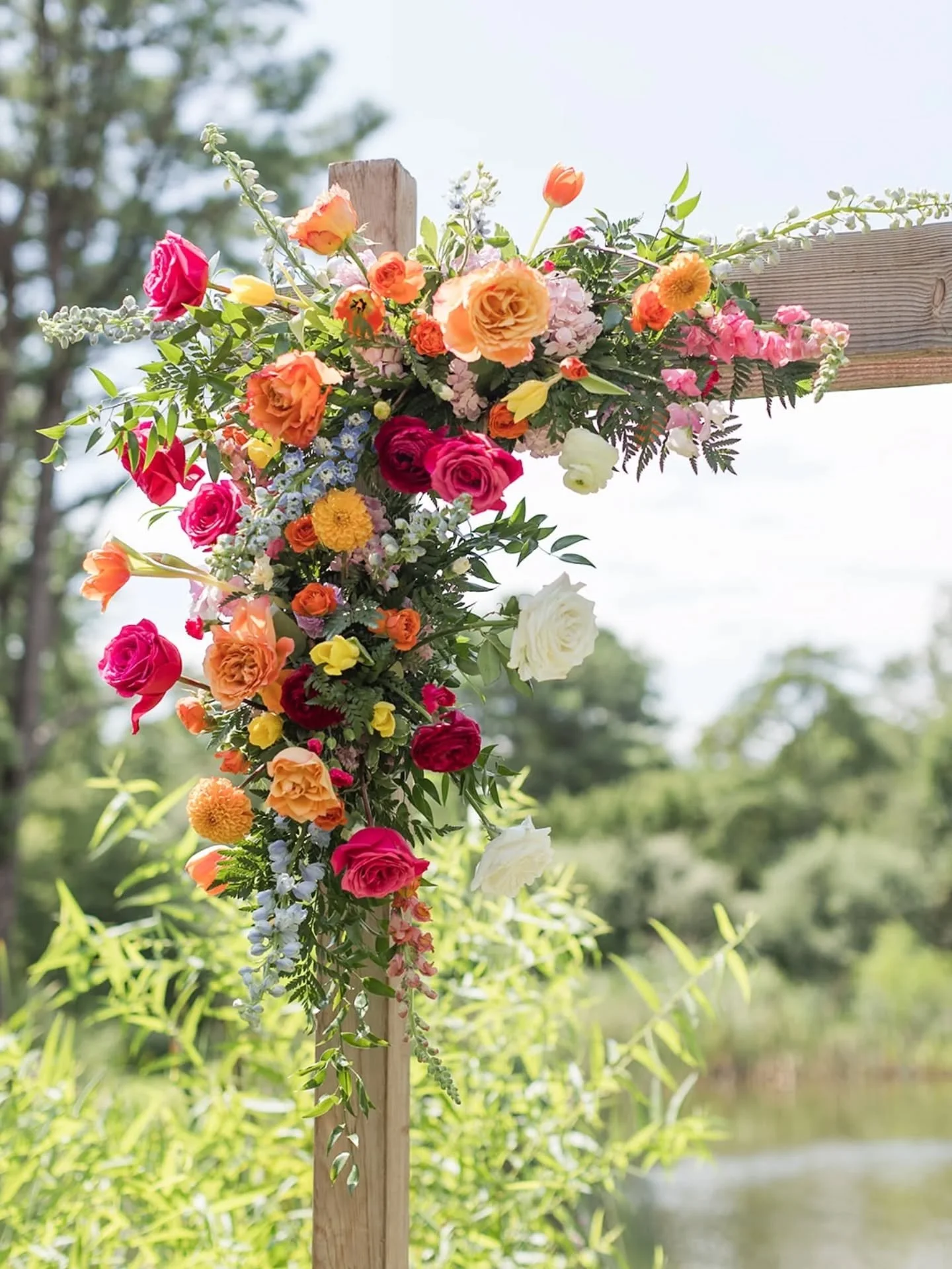 ð Color? We understood the assignment.
Clearly we can't get enough of The Cooper's wedding @thefarmonmain. From the arbor install to the bouquet to the welcome sign, Christine and Peter's wedding was bursting with bold blooms—and we were so h
