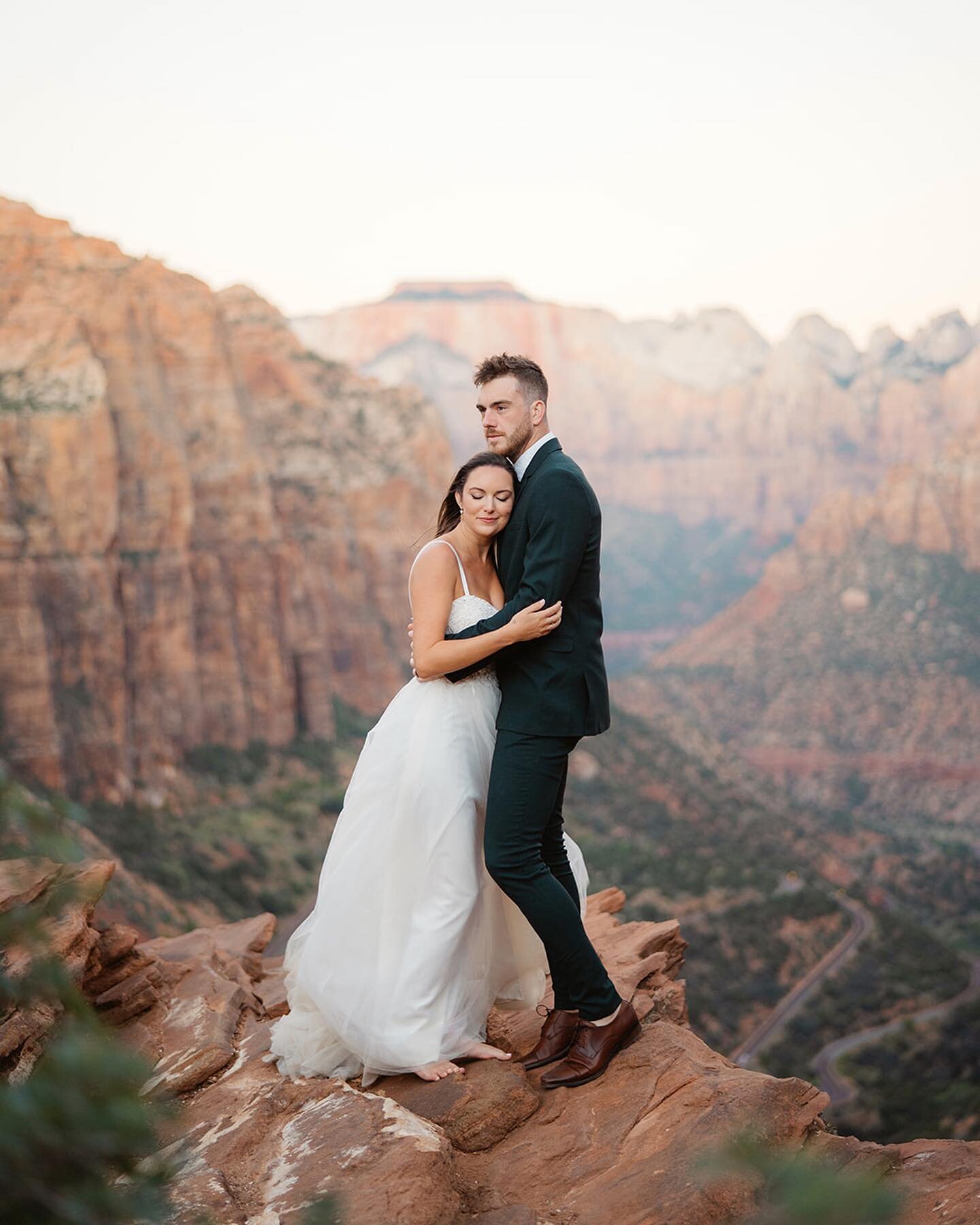 Utah is, like, really really pretty. You should run away and elope there and I&rsquo;ll hide in the bushes with the bighorn sheeps and take photos. 
🌳📷👀🐐🌳
.
.
.
#moabelopementphotographer #moabwedding #moabweddingphotographer  #zionelopement  #u