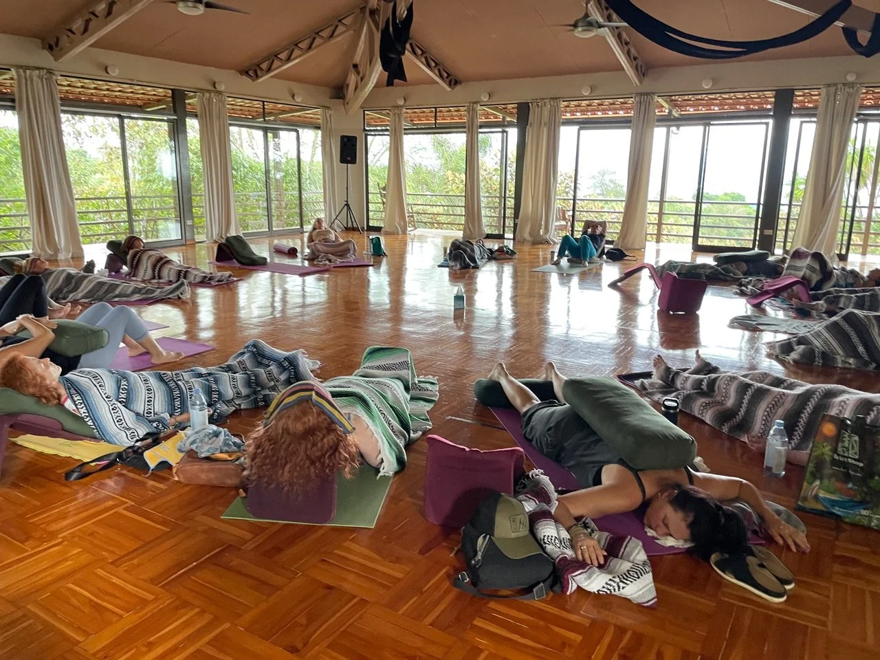 A group breathwork workshop for personal growth lead by Elke on a wellness retreat