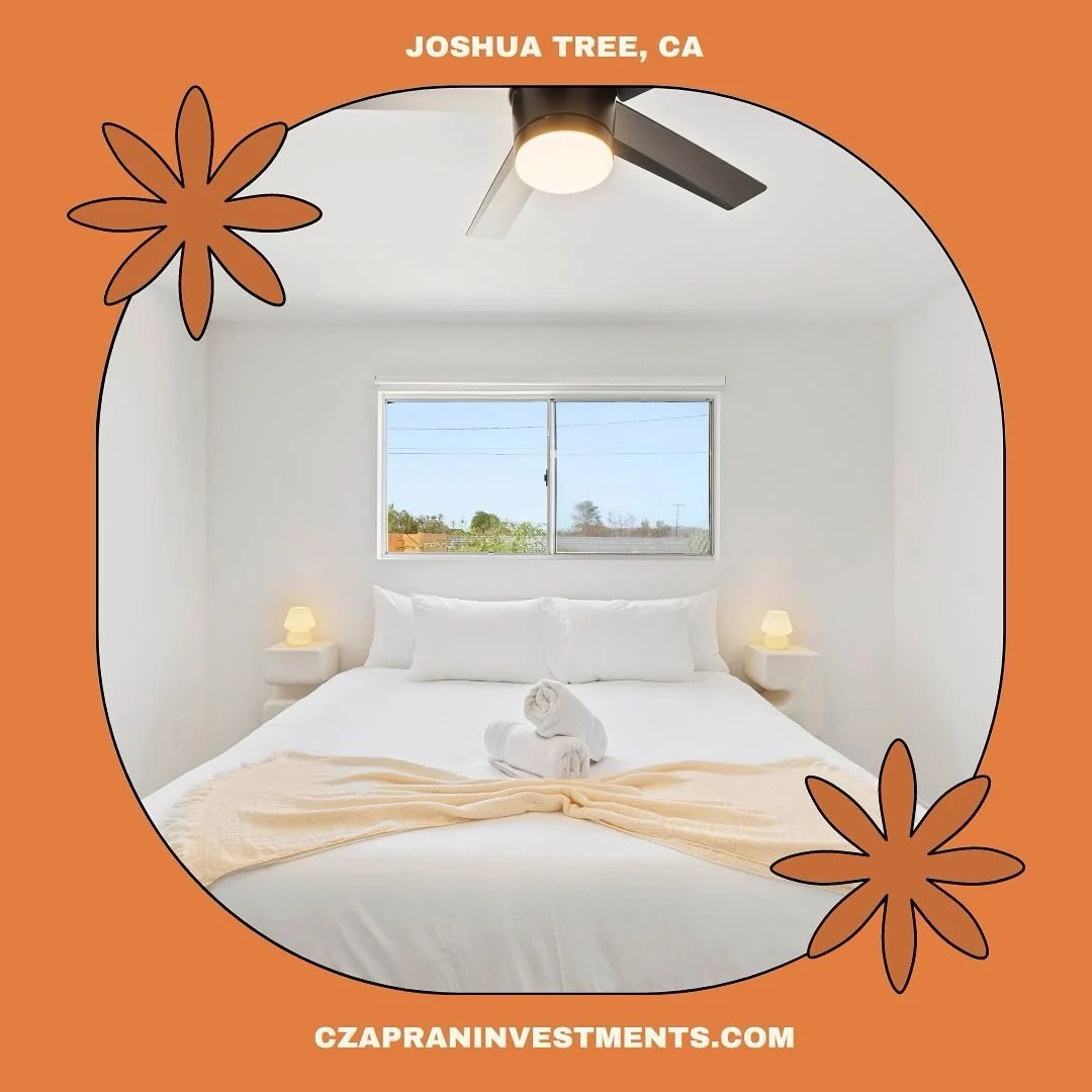 🌵✨ Escape to Joshua Tree! Our stunning new short-term rental features two spacious bedrooms with king beds, a fully remodeled bathroom, and a large backyard complete with a deck and cowboy pool! Perfect for soaking up the desert sun. ☀️🏖️ 

Peak se