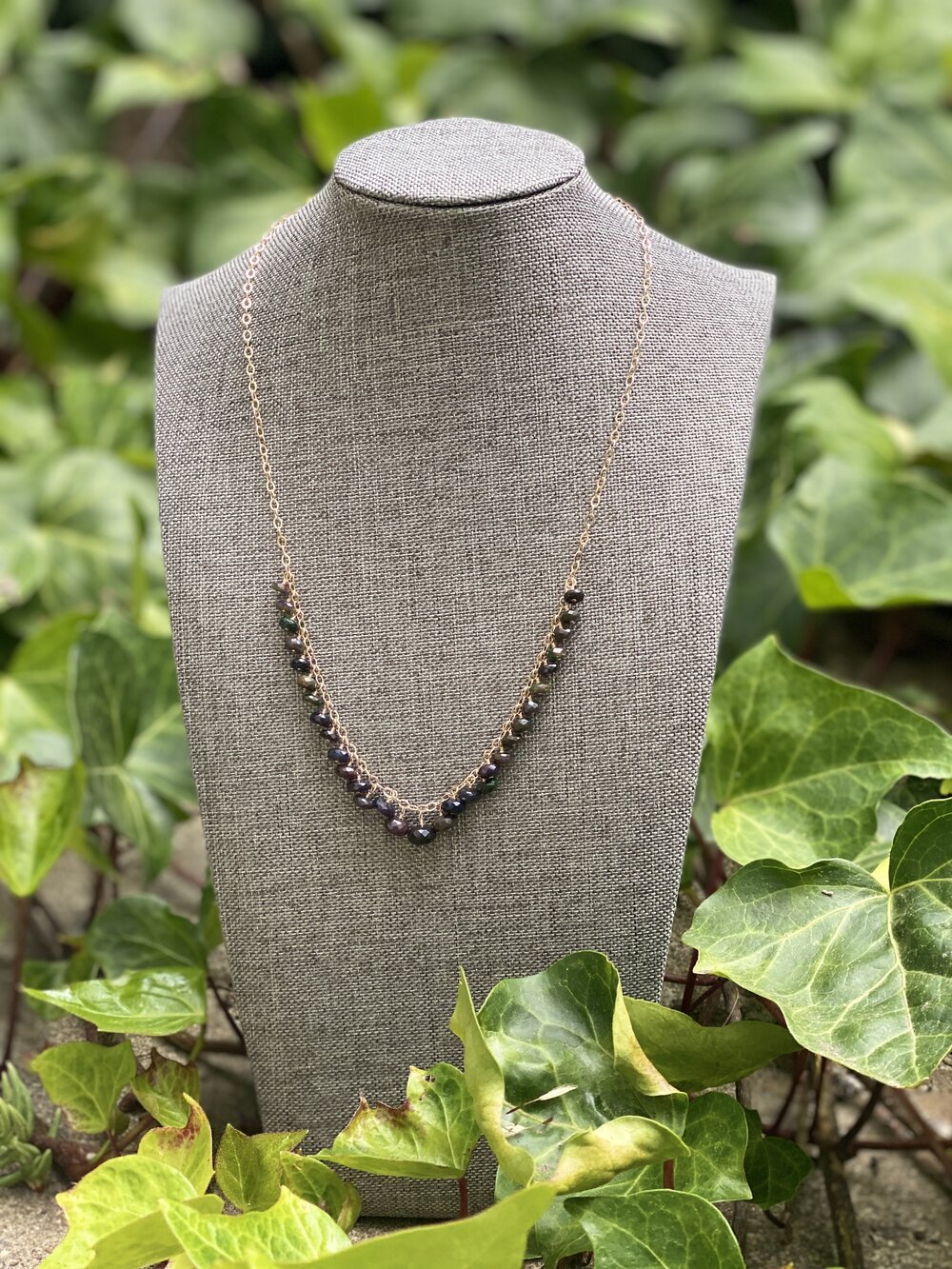 MULTI-BLACK BEADS