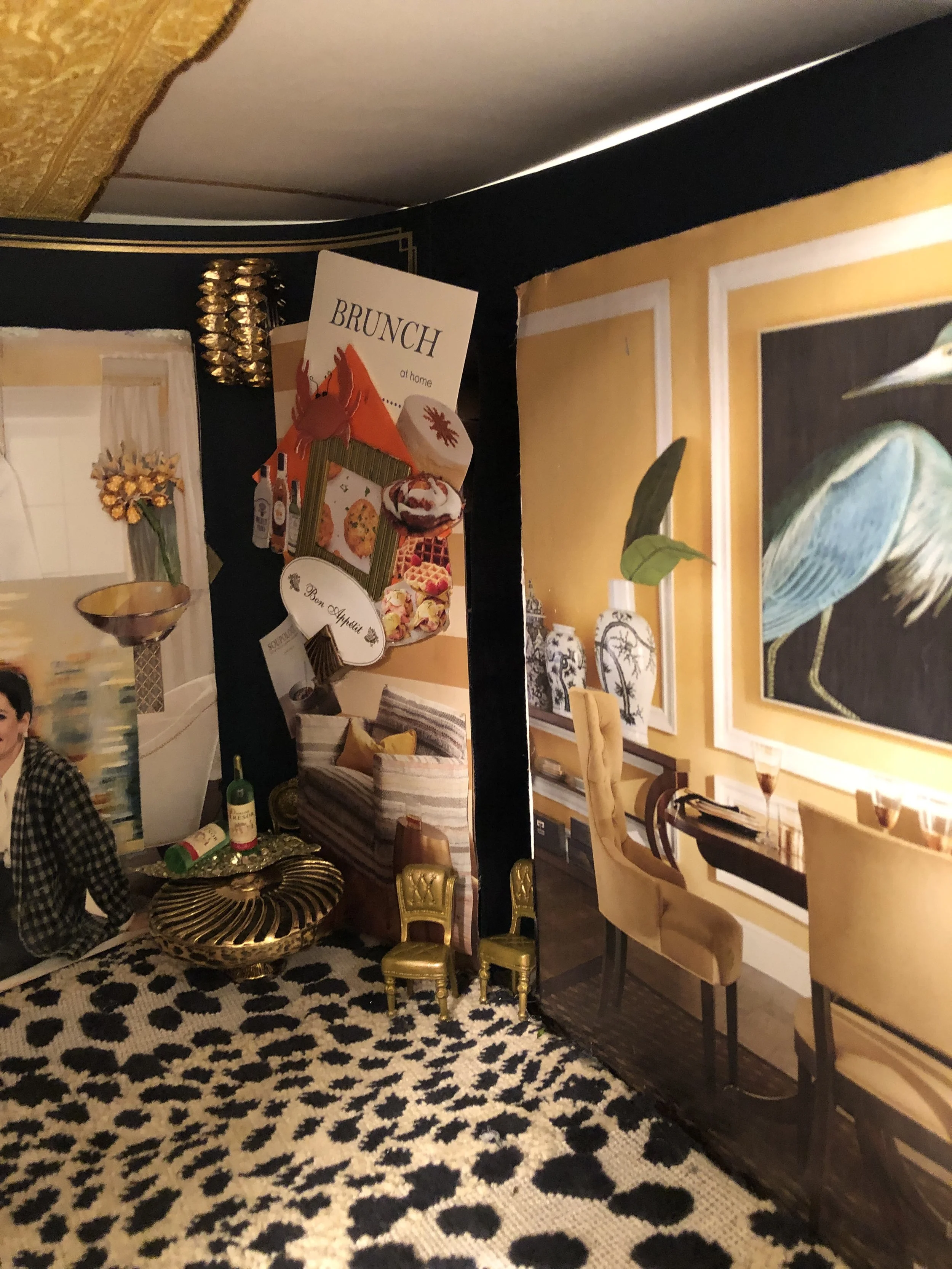 Inspired by European interiors, replicas hand made with recycled objects, ornamental collections, old fabrics, arranged to resemble a era of elegance ..