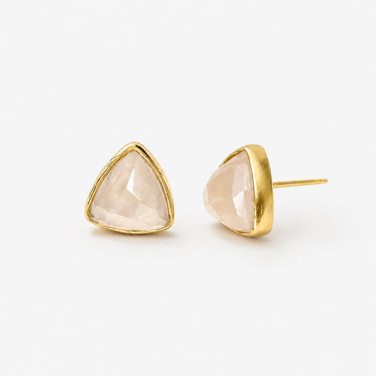 Aphra Rose Quartz earrings with trillion-cut gemstones set in gold-plated 925 sterling silver.