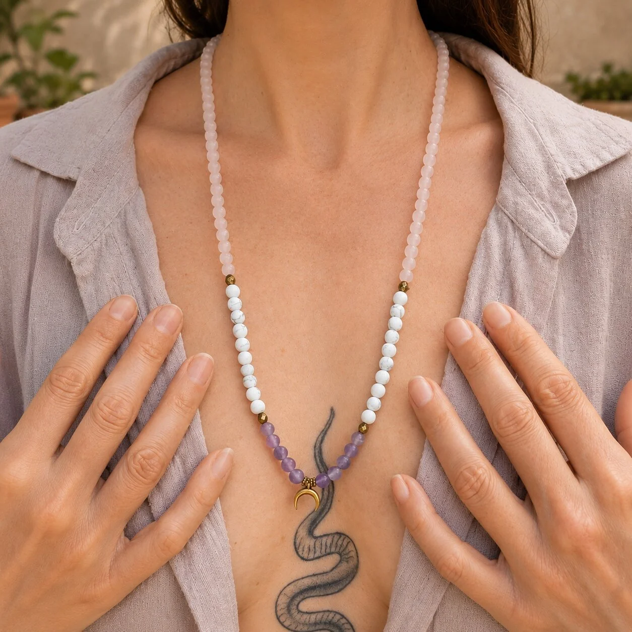 Handgeknüpfte Amethyst Mala mit Rosenquarz und Howlith für Klarheit und Harmonie