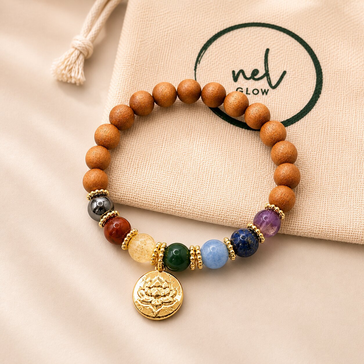 Flow am Handgelenk, unisex gestylt – dezentes 7-Chakra Armband für den Alltag
