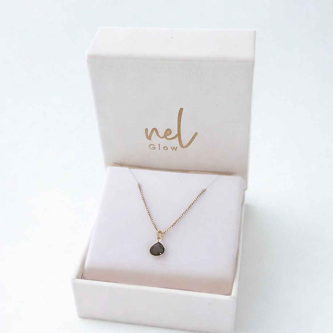 Cassia - Geburtsstein Kette Januar von nelglow