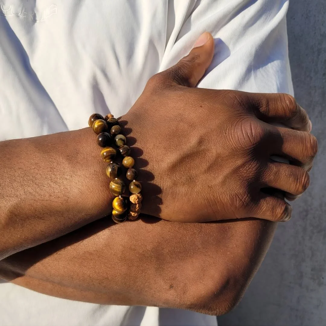 Tigerauge Armband Valor am Handgelenk getragen