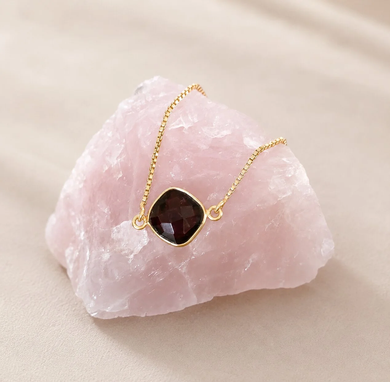 Geburtsstein Armband Januar granat fur frauen von nelglow