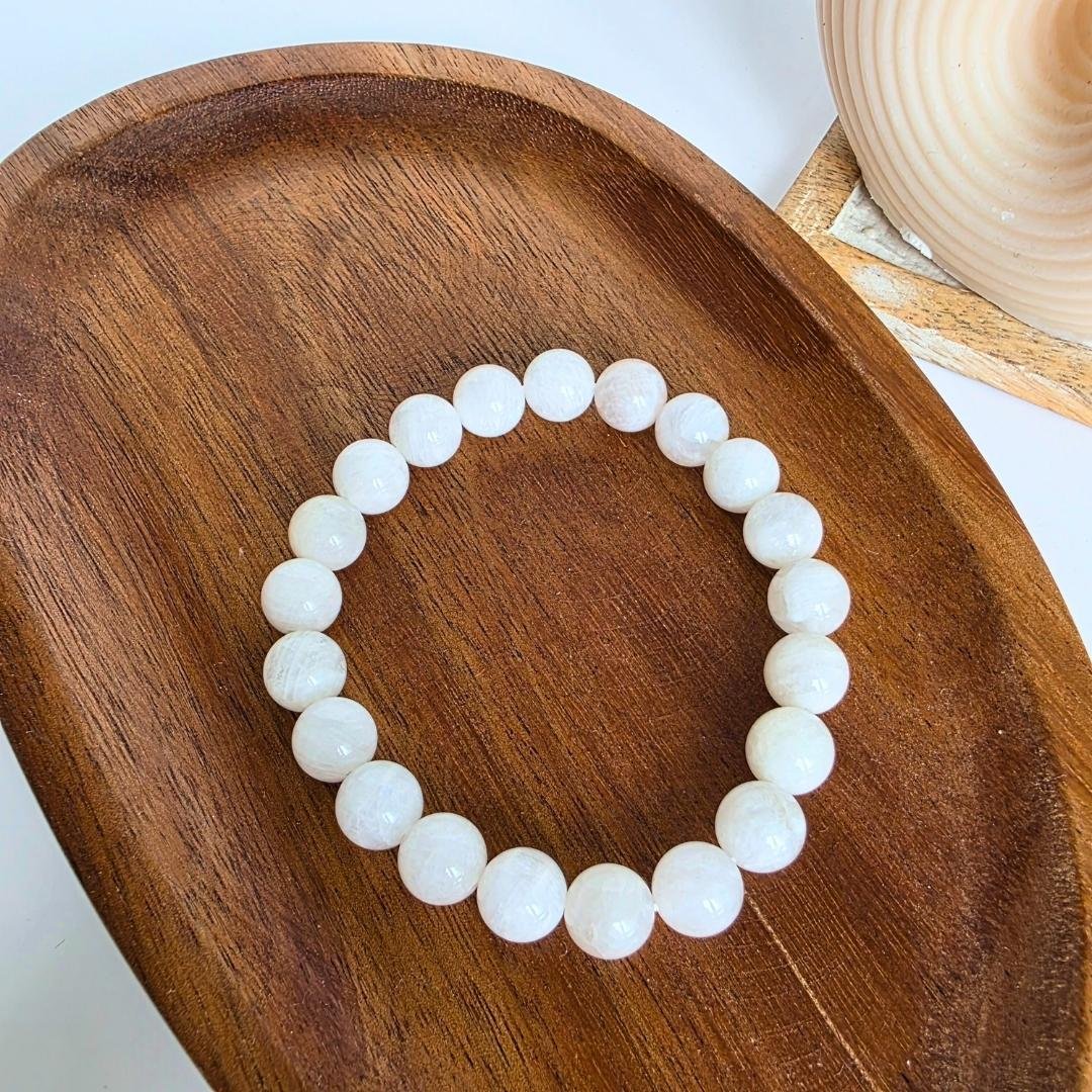 Detail 8 mm Mondsteinperlen – natürliche Farbnuancen Creme bis Grau