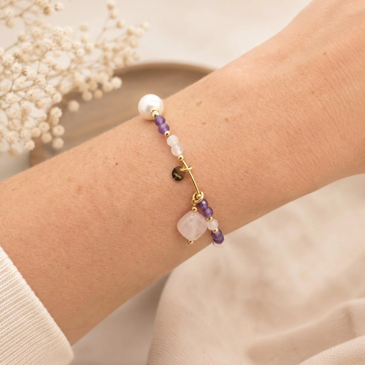 Elegante Amethyst Armkette mit Süßwasserperle und goldgefüllten Elementen