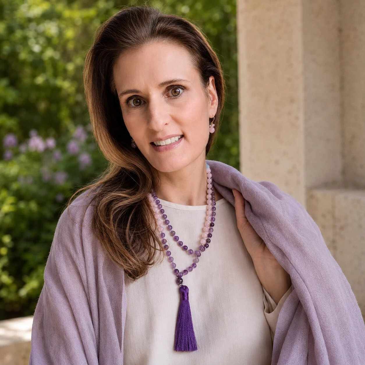 Amethyst Mala 'Amrita', stärkt Intuition und inneren Frieden durch Kristallenergie